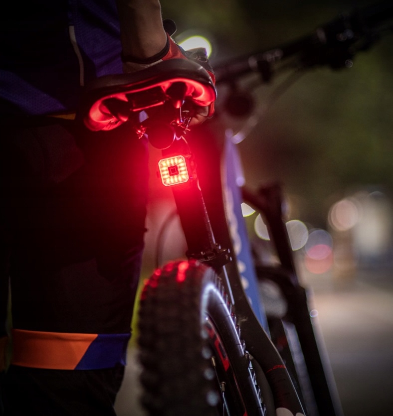 INTELINGENTA lampka rowerowa tylna led USB szosa Marka Inna marka