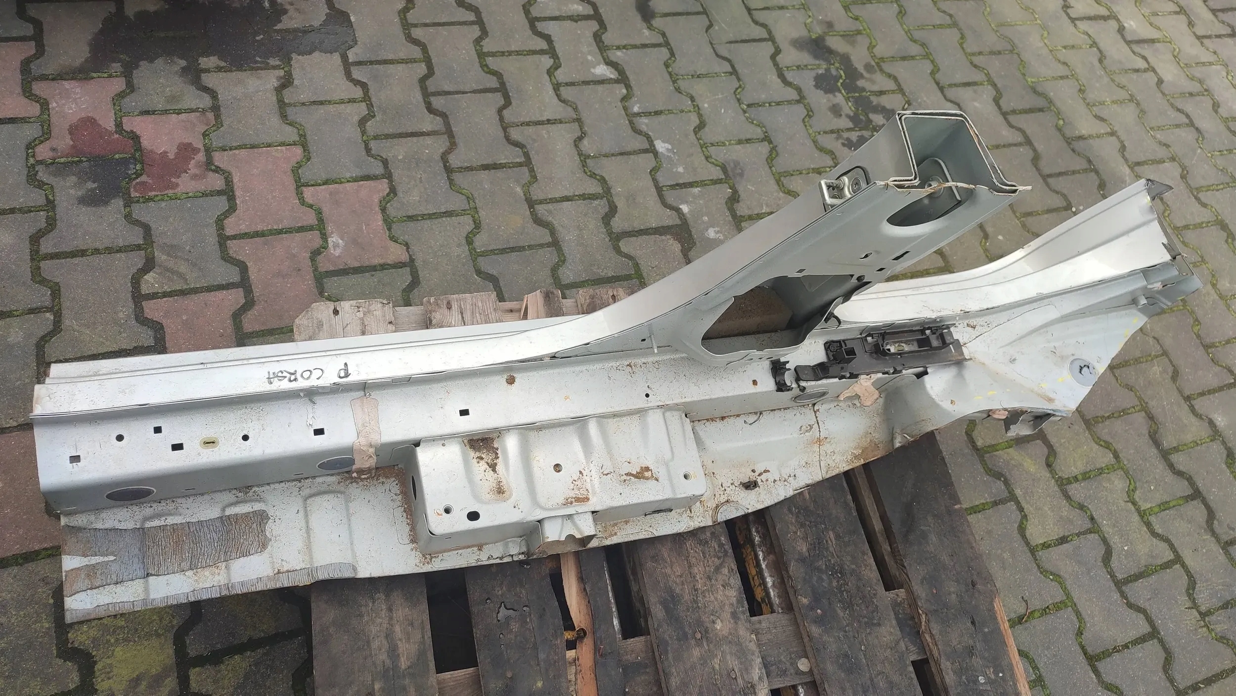Opel Corsa F 2022 threshold right