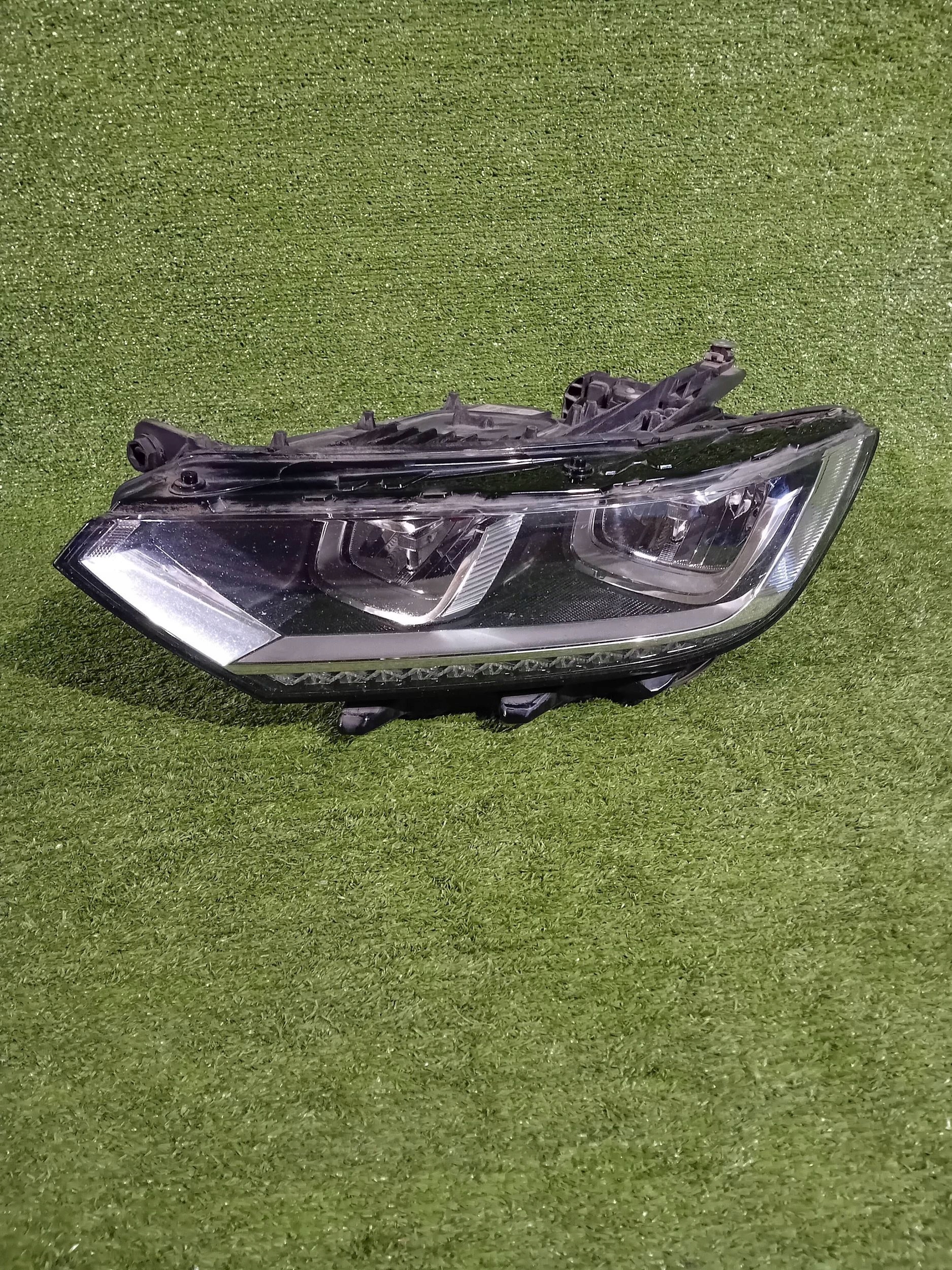 REFLEKTOR levý předek VW PASSAT B8 FULL LED 14- NR.868