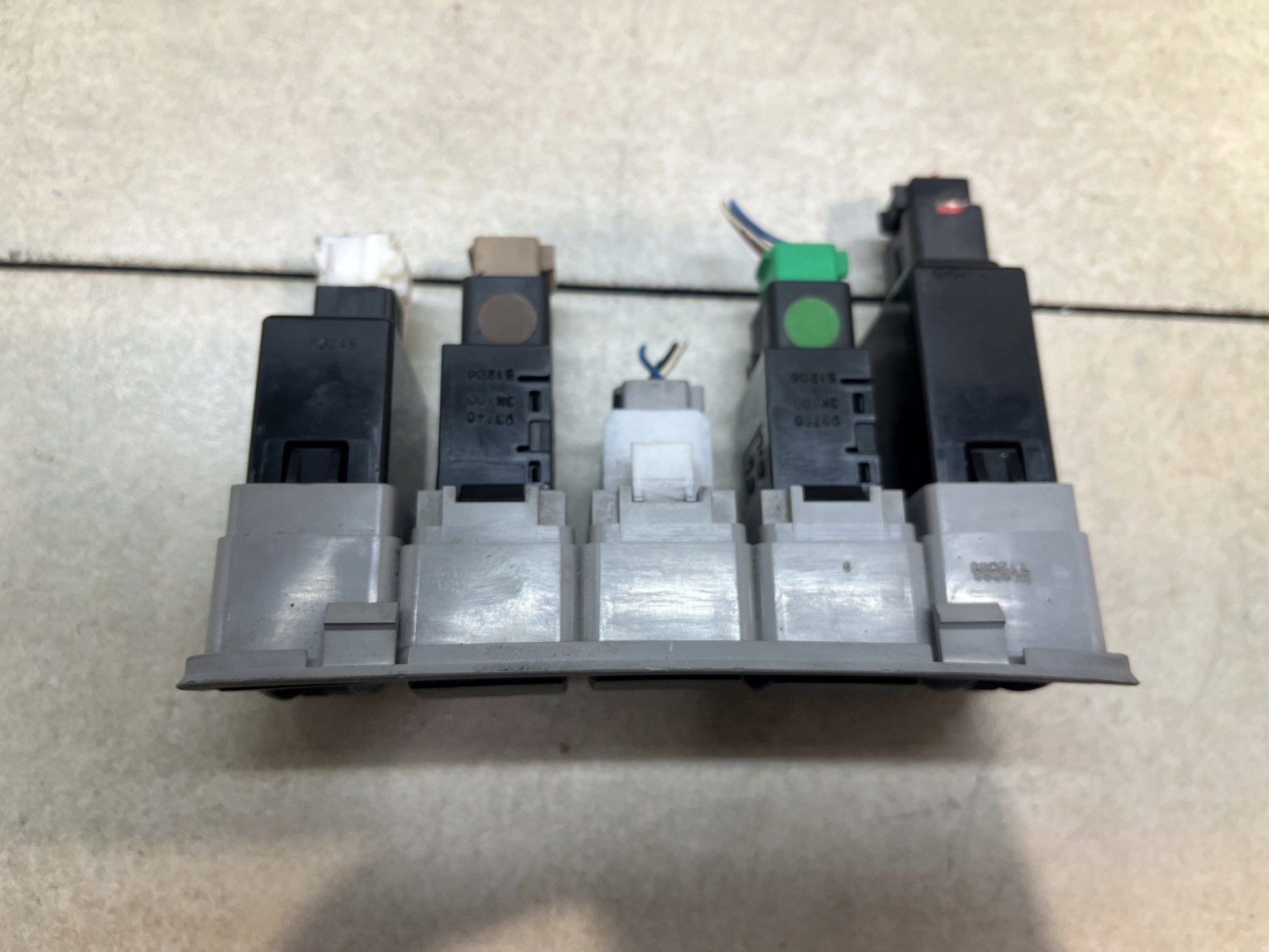 control panel levers HYUNDAI SONATA IV V6 3.3 933003K400
