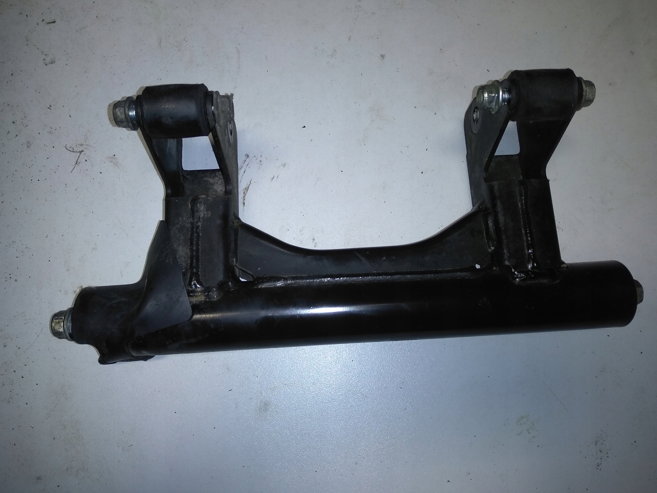 Yamaha Nmax N max 125 22r kyvné rameno upevnenie sinika kolíska