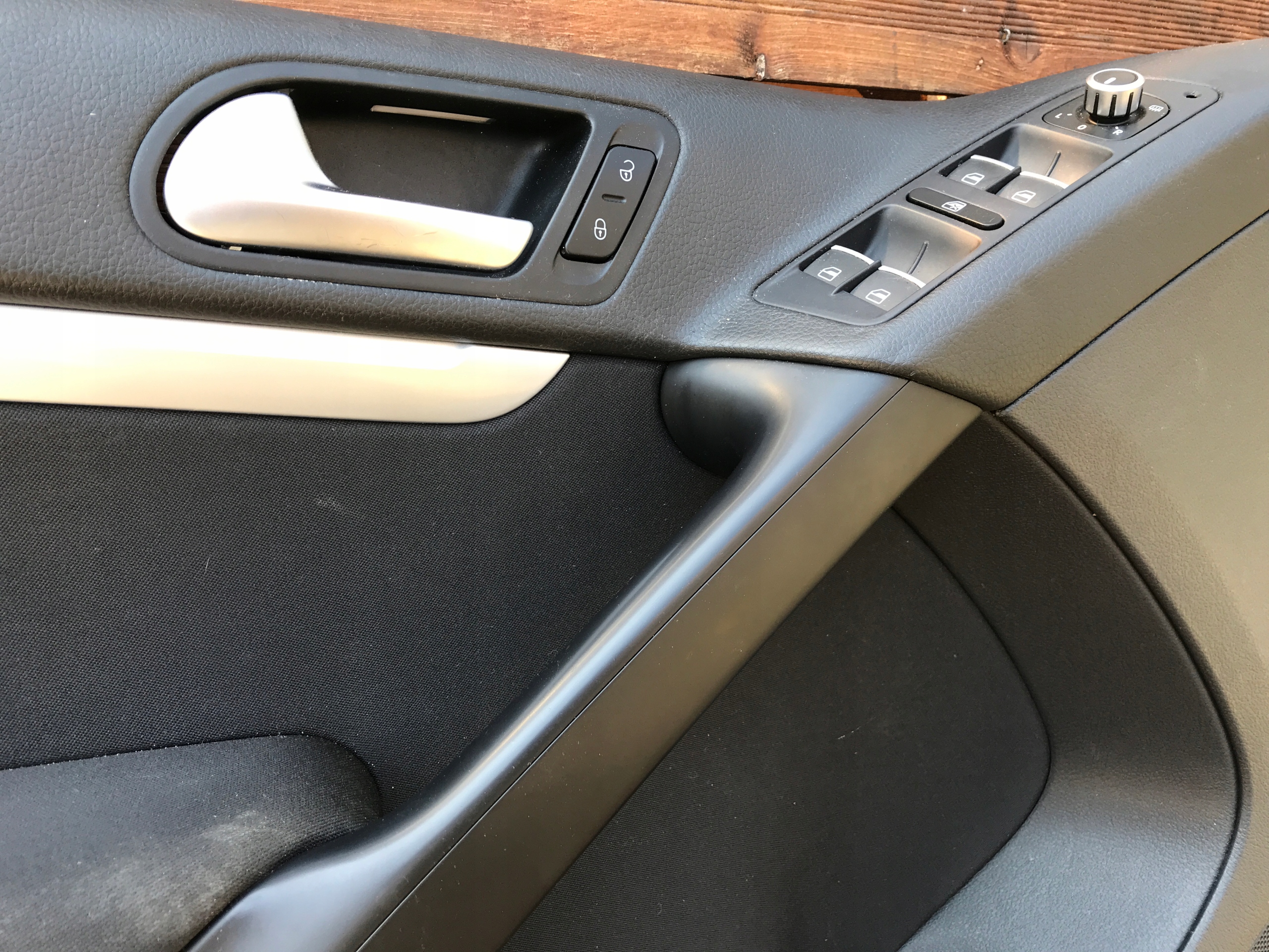 side door left front VW TIGUAN 5N0867011