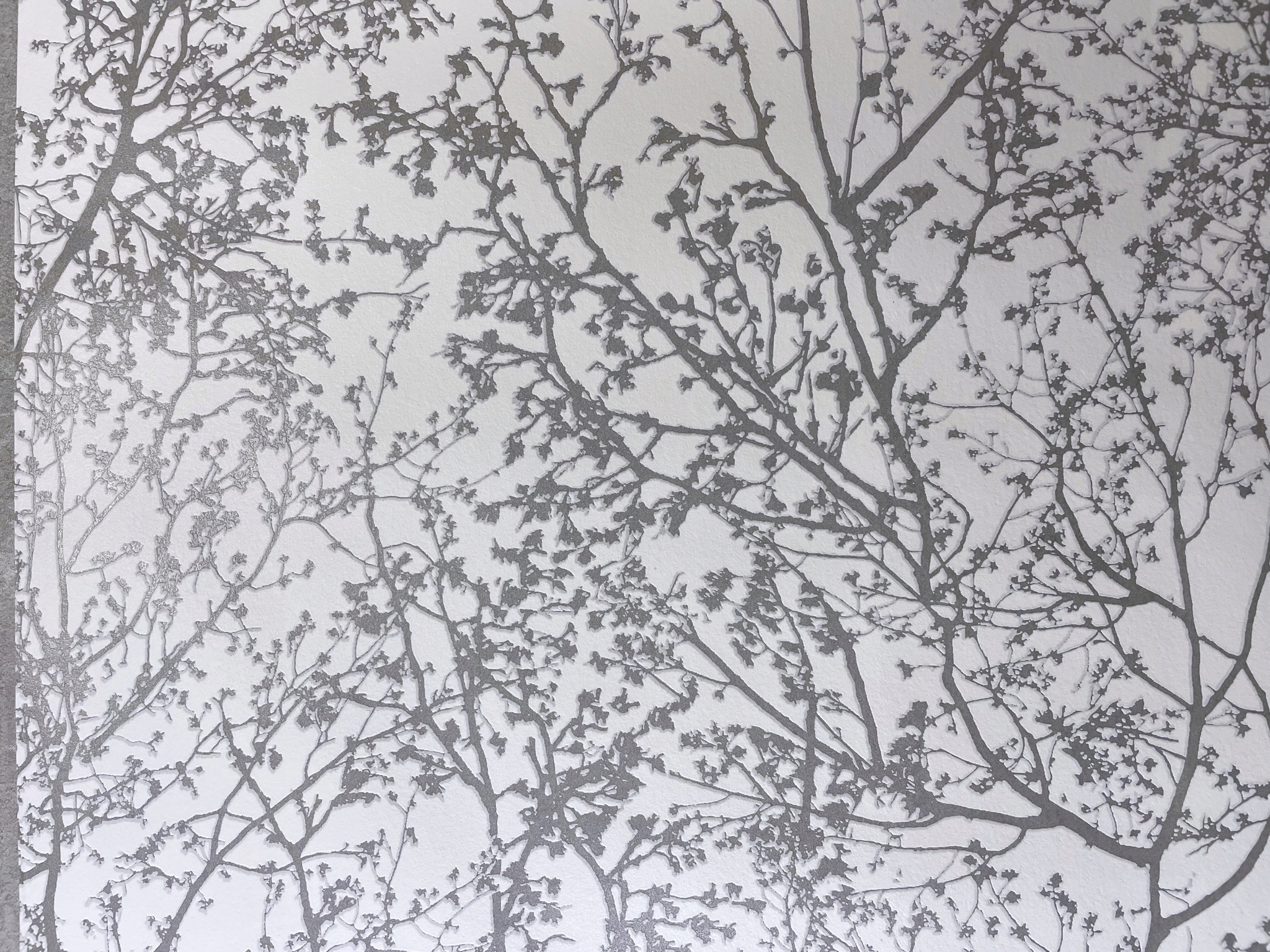 TAPETY TAPETA GAŁĄZKI DRZEWKA SZARE SREBRNE WINYL Marka Erismann