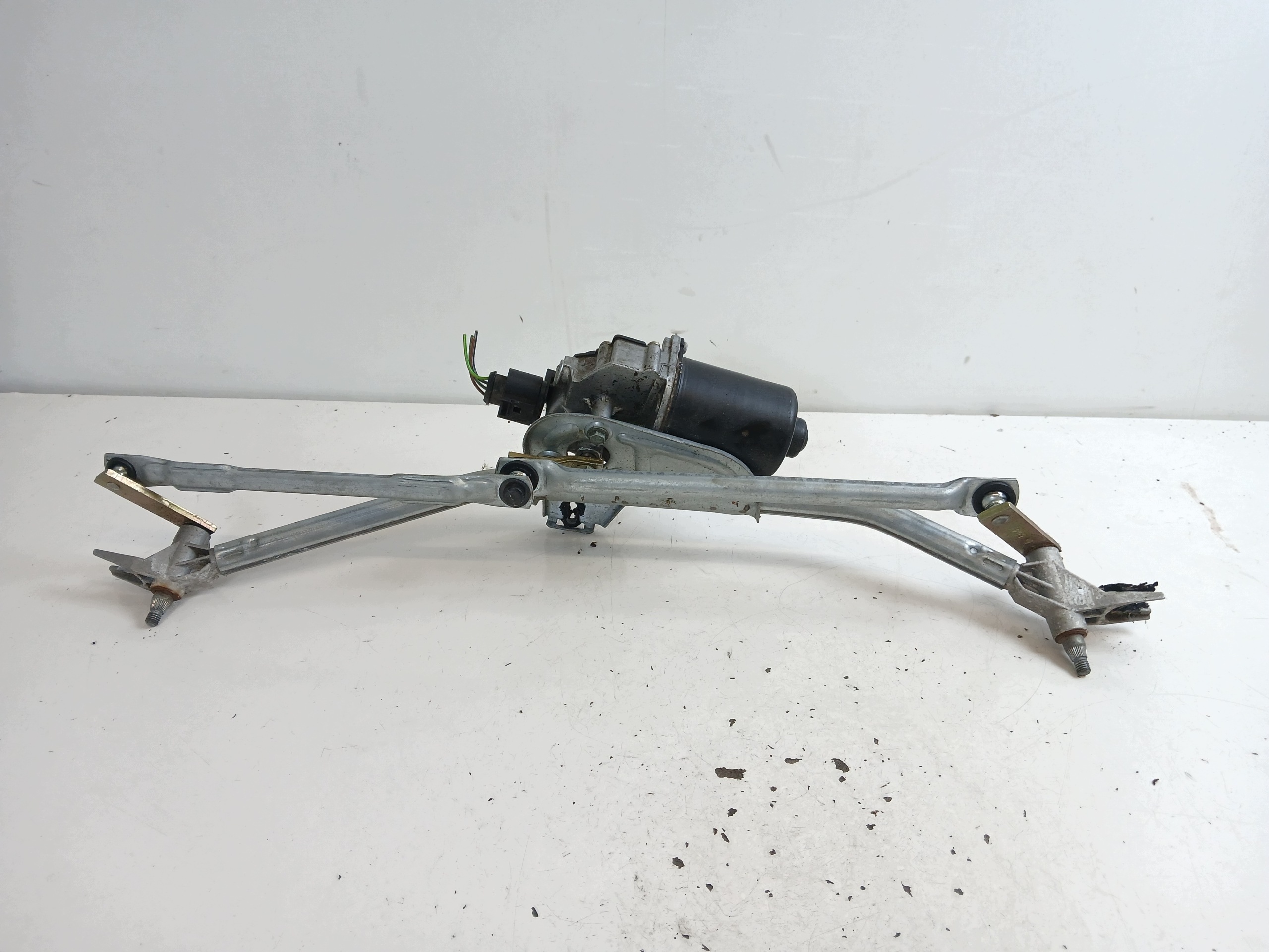 AUDI A6 C5 wiper mechanism front 8D1955113C