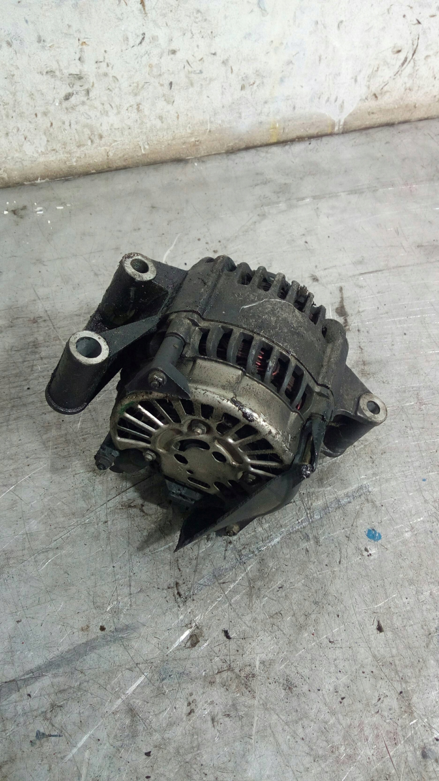 Alternator Ford Mondeo MK III 2,0 B Numer katalogowy części .