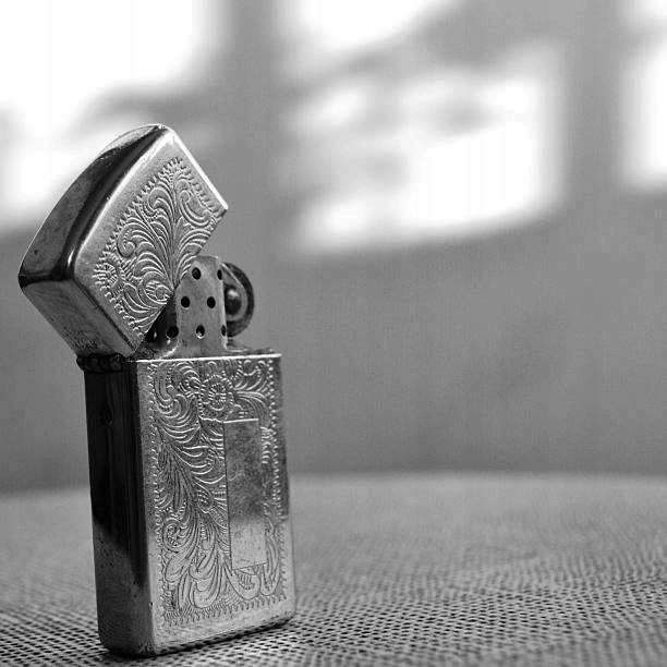 Zestaw ZIPPO Zapalniczka BLACK CRACKLE prezentowy*nr2 Waga 200 g