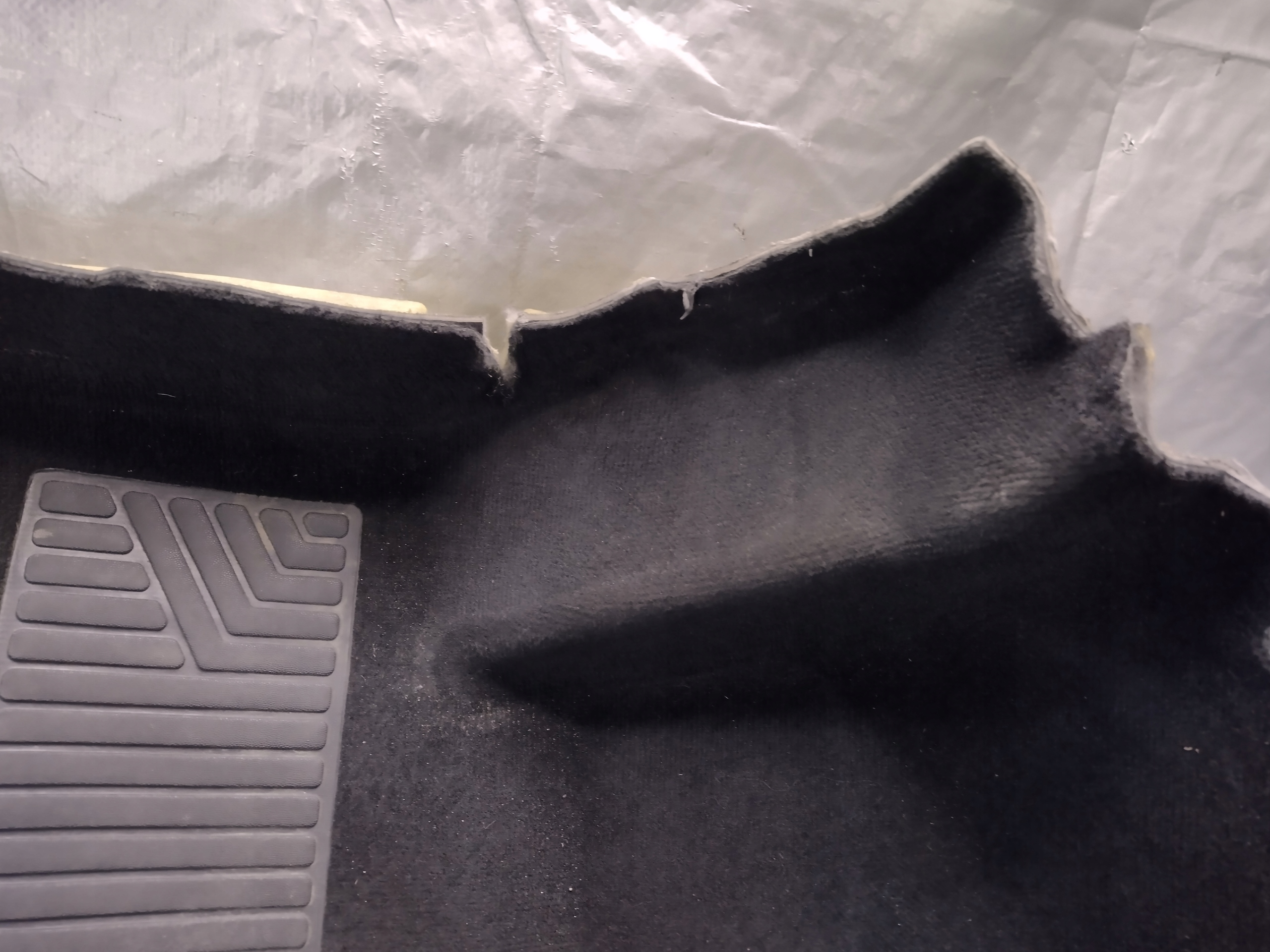 mats left front Mercedes W212 sedan A2126800540