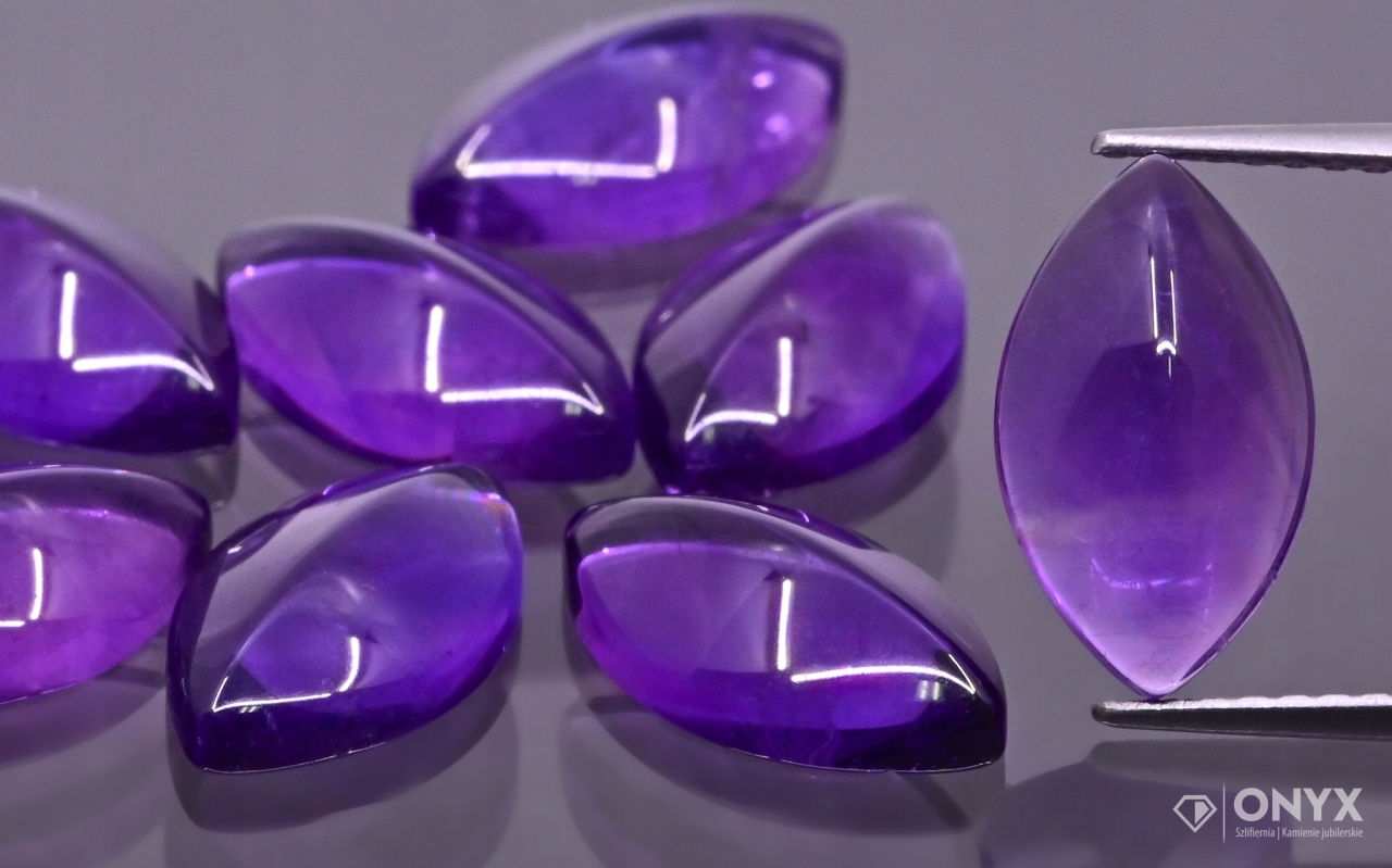 Ametyst A kabošon markýza 13x7,5 mm