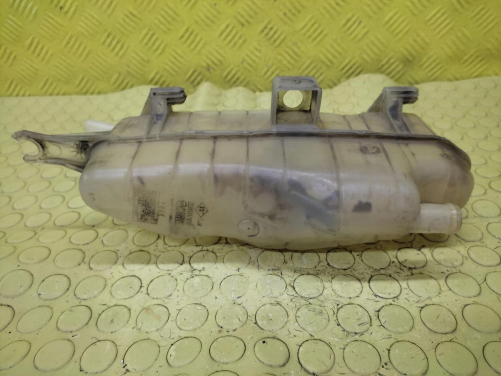 RENAULT CLIO III 1.5 DCI Réservoir eau 8200149742