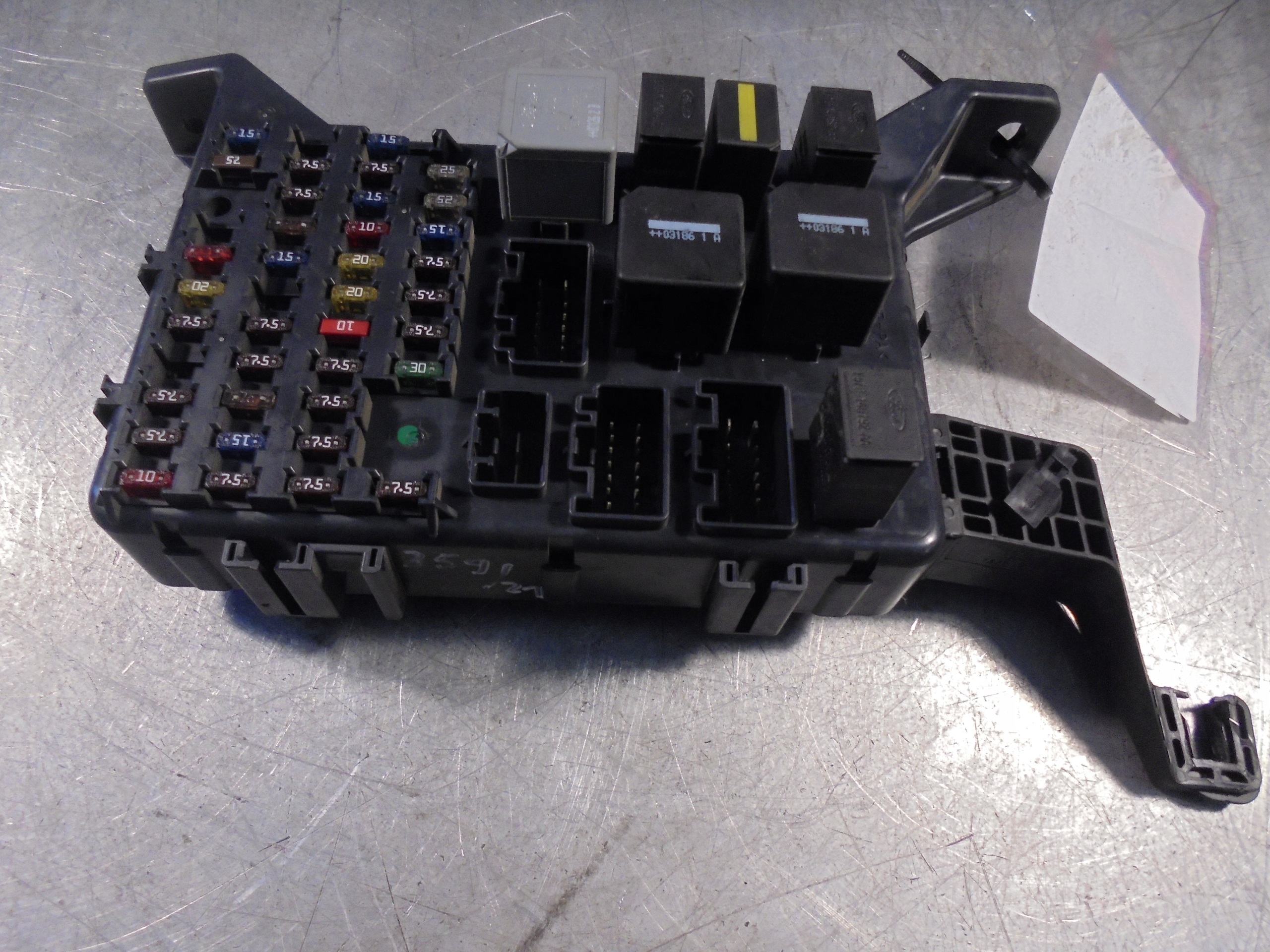 compartment bezp. Ford Mondeo MK3 FL 4S7T-14A073-AA