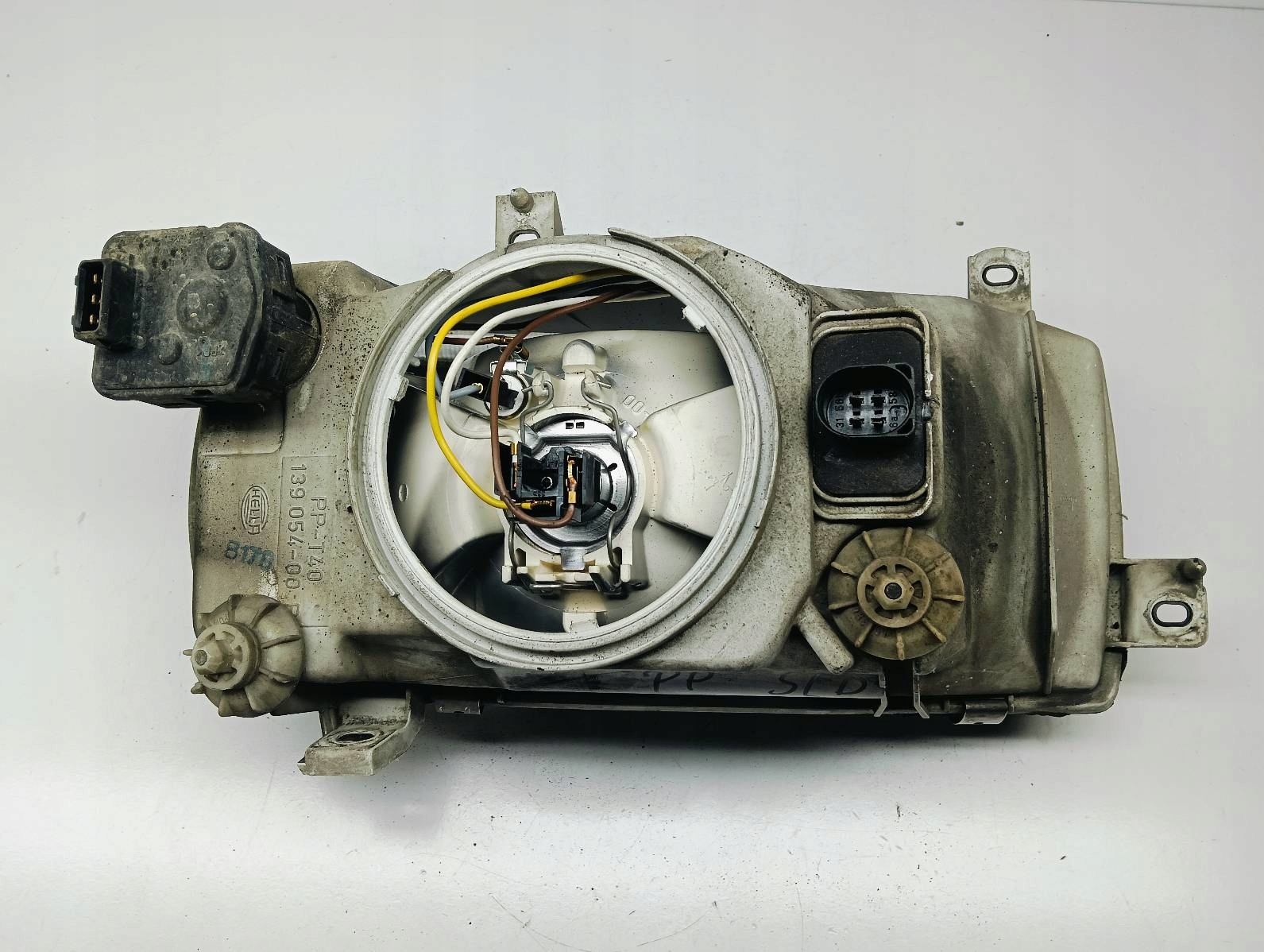 light front front right HELLA VW VENTO 1.9 TDI 139054-00R