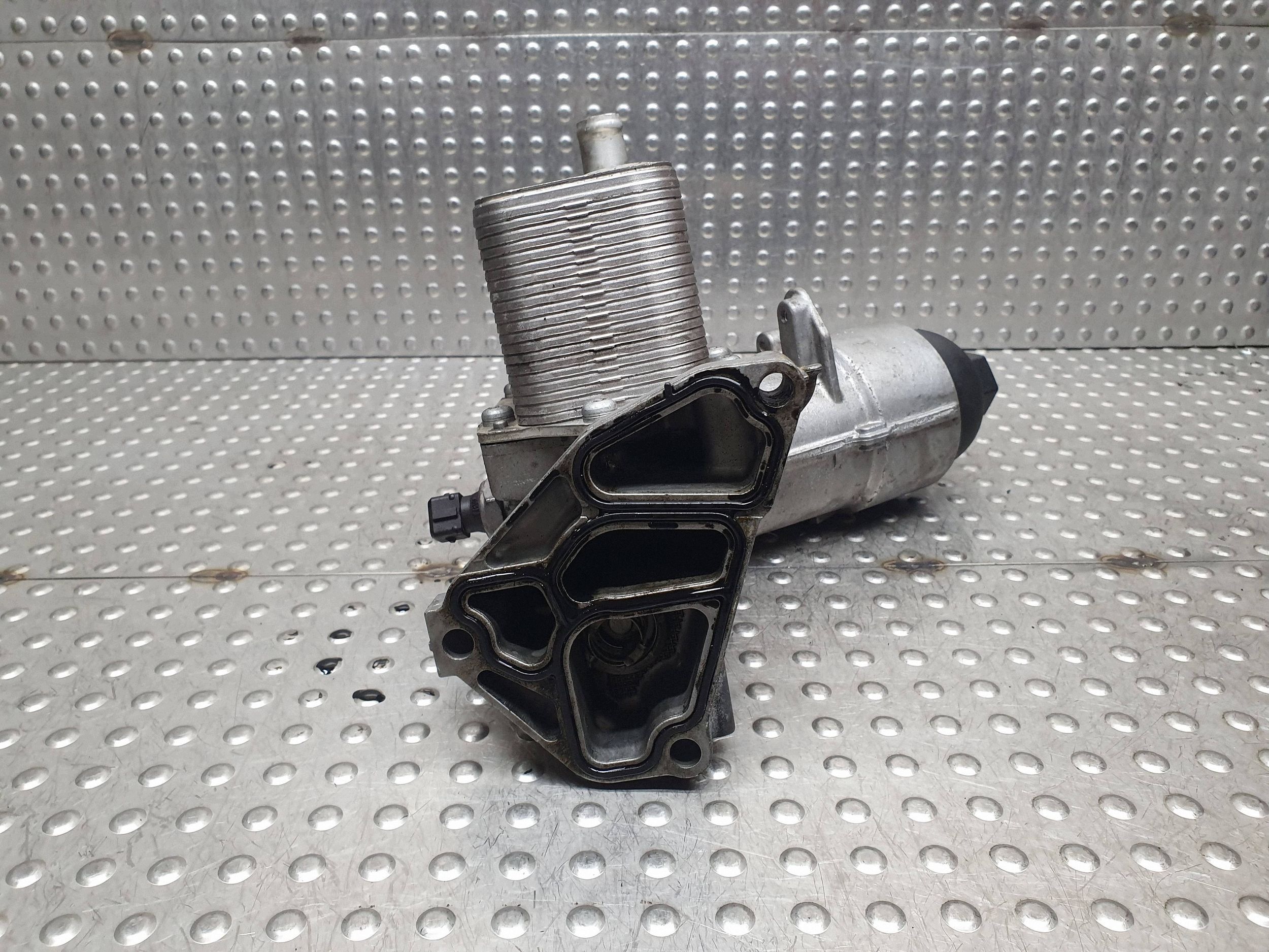 poklopač filtera ulja 7788453 BMW E91 E90 E60 E61 X5 E70 E53 E65 3.0 D M57