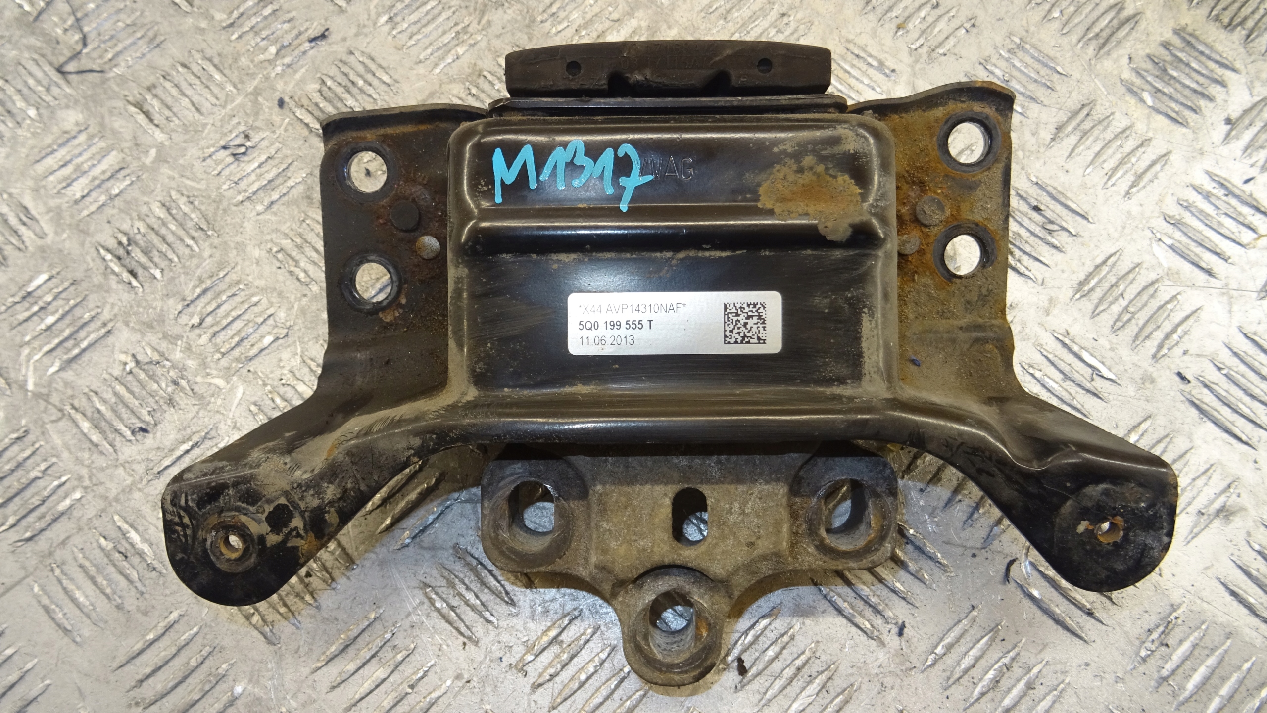 VW GOLF VII holder gearbox mounting 5Q0199555T