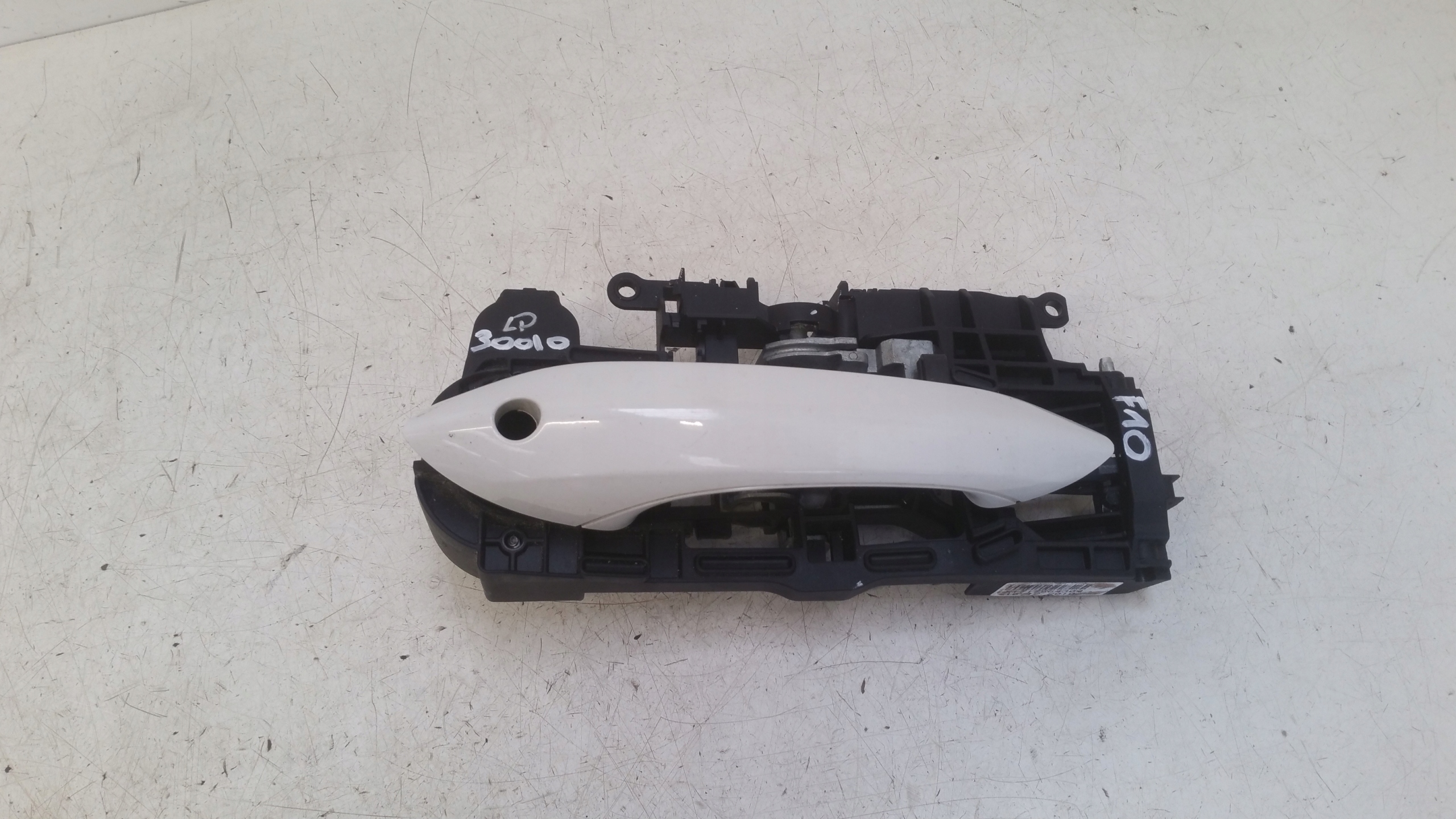 handle left front 300/0 BMW F10 530