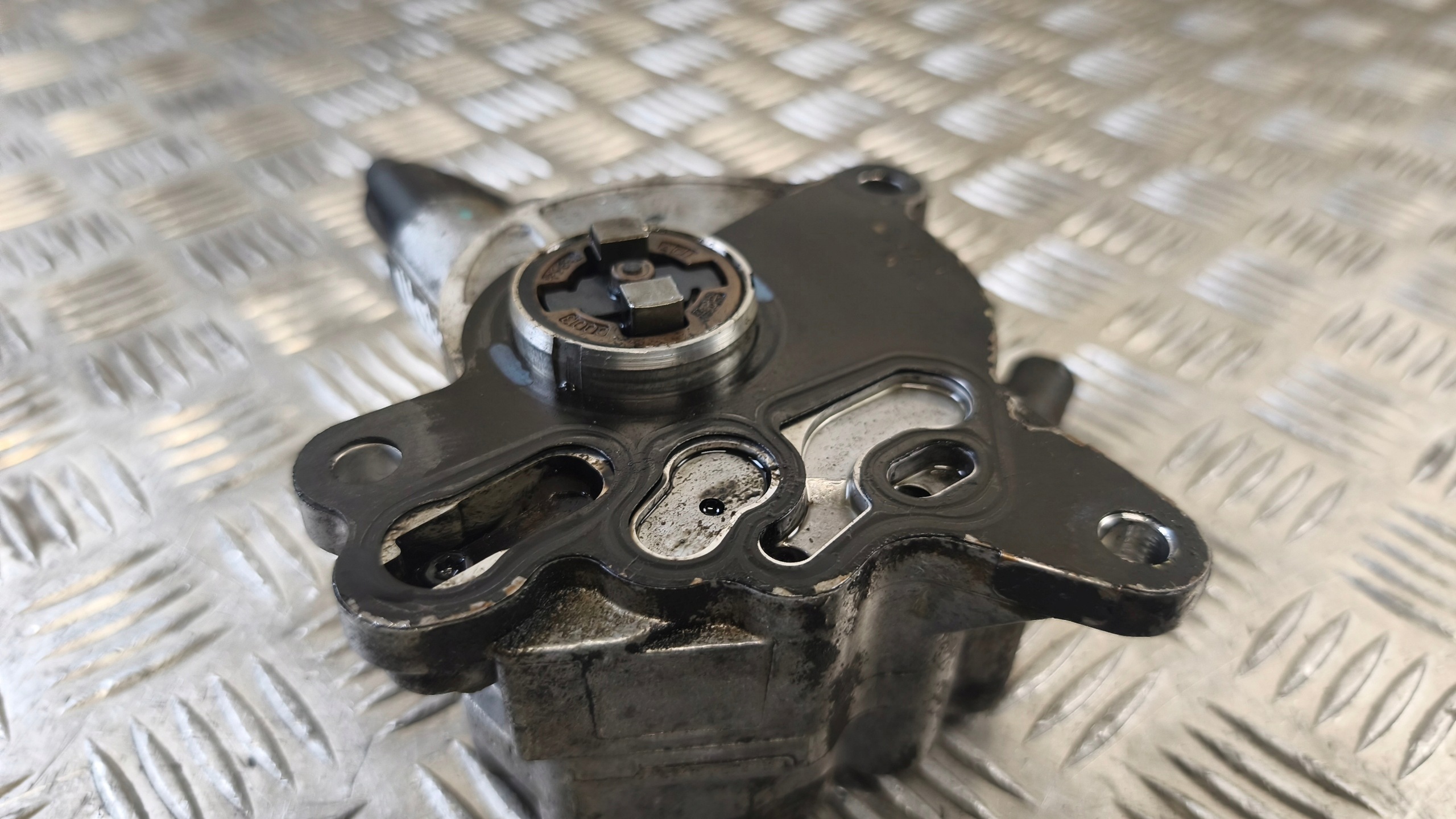 Pompa VACUM VW PASSAT B6 2.0TDI 03G-145-209