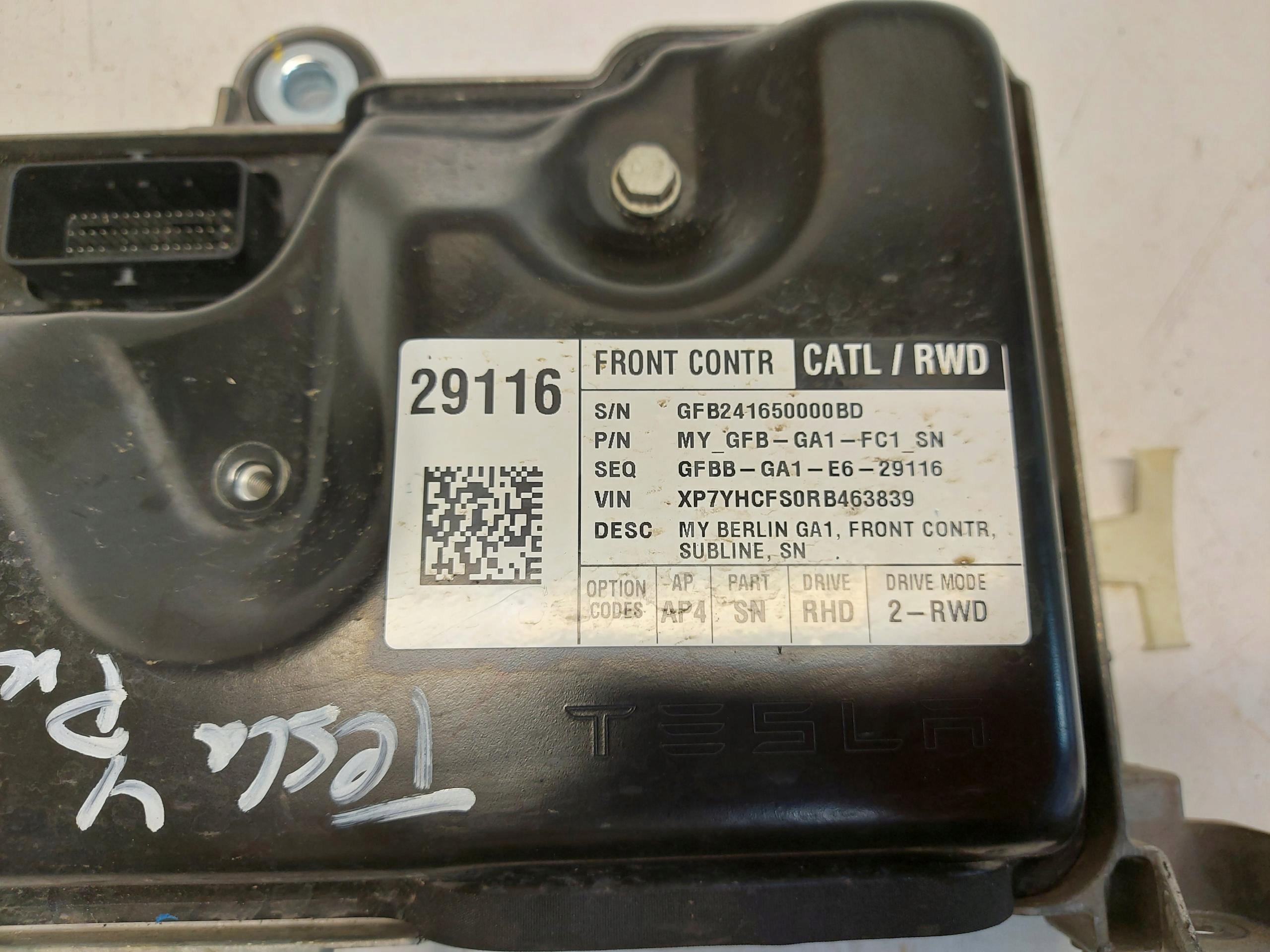 TESLA MODEL Y 2024r module control unit KOMFORTU 1497327-00-B