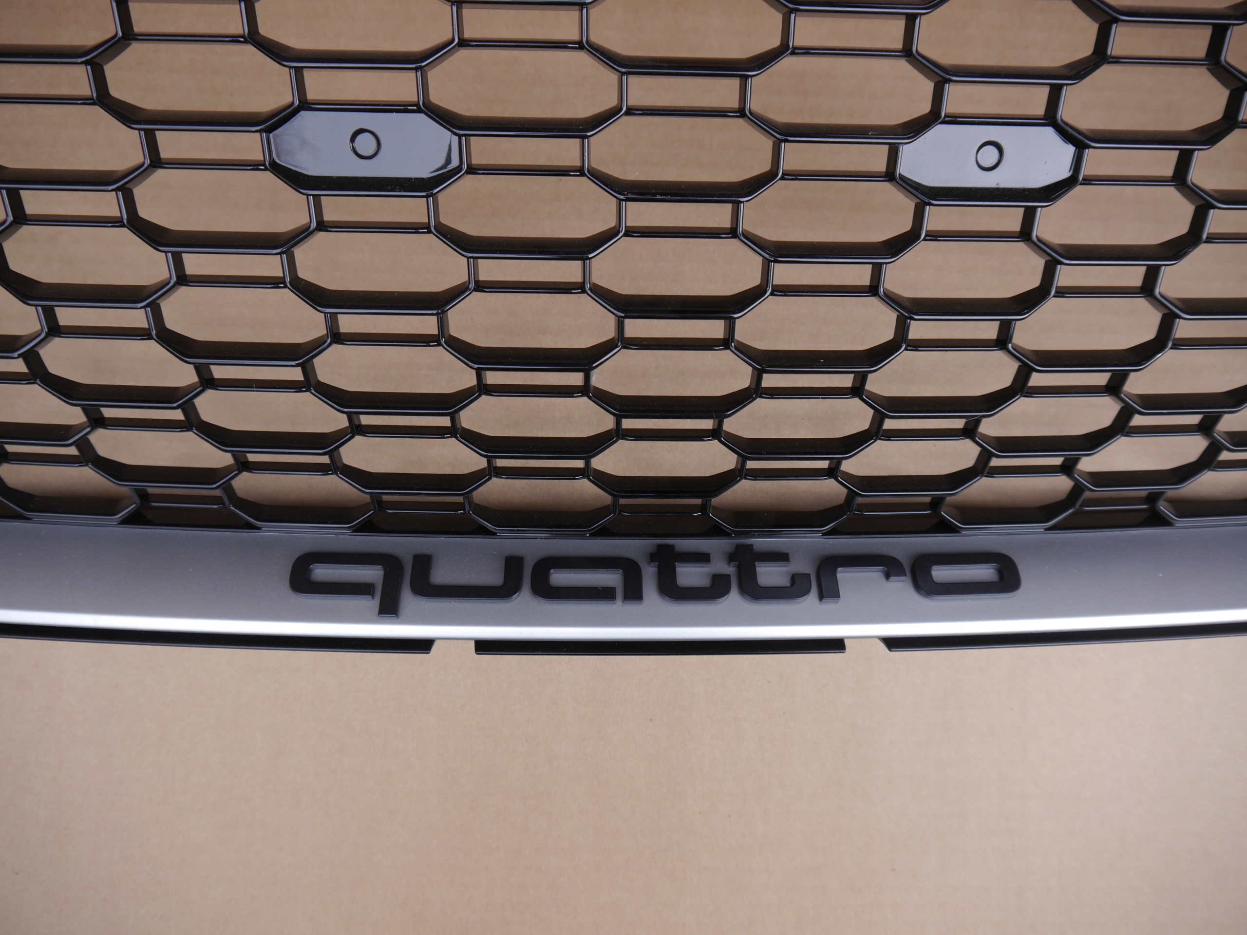 AUDI RS5 8W GRILL ATRAPA 8W6853651 Typ samochodu Samochody osobowe