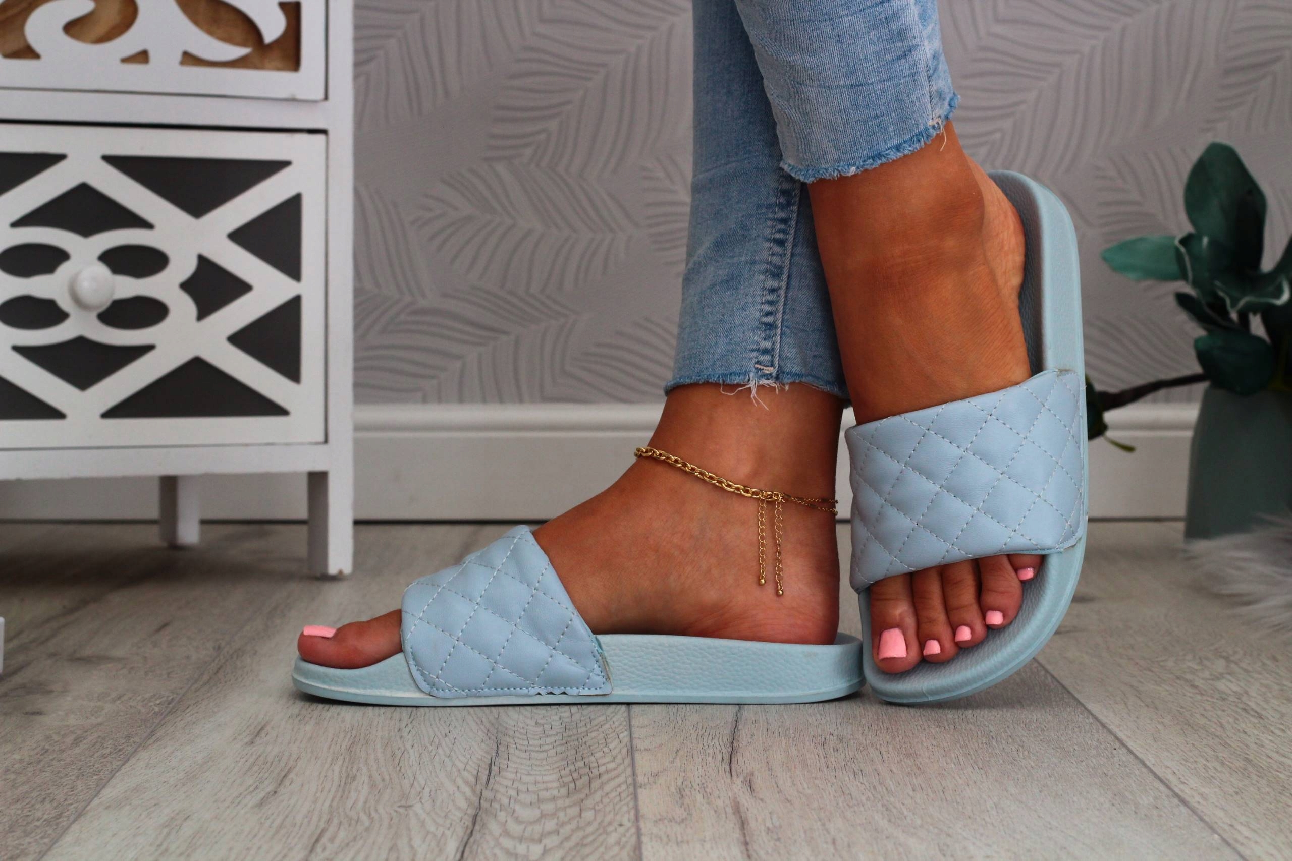 KLAPKI DAMSKIE BUTY CASUAL NA CO DZIEŃ PIKOWANE Rozmiar 38