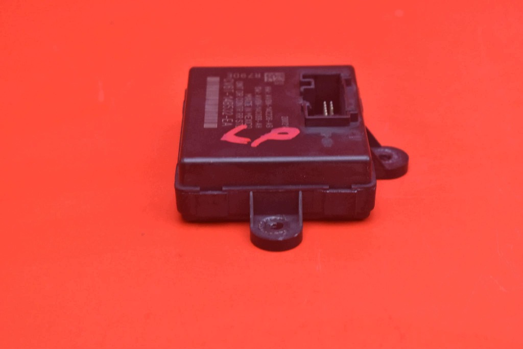 unité de commande électronique uce module portière gauche avant AV6N-14C236-AB FORD ESCAPE MK3 KUGA MK2