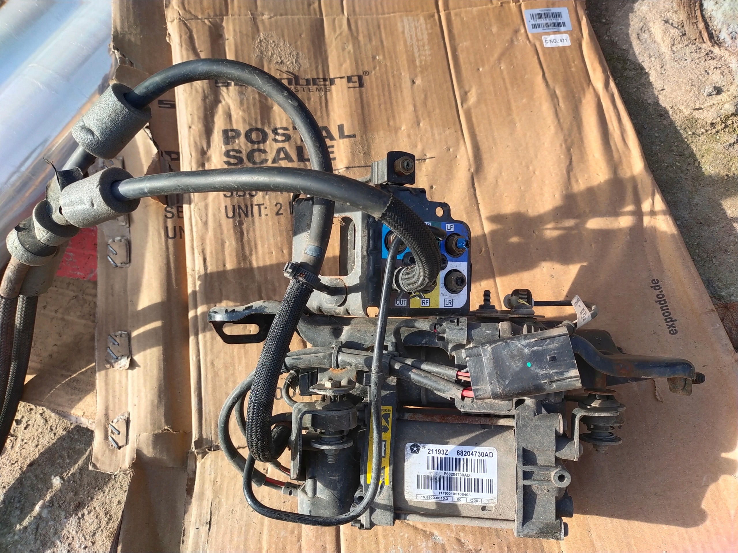 68204730AD - Jeep Grand Cherokee WK2 компрессор подвески