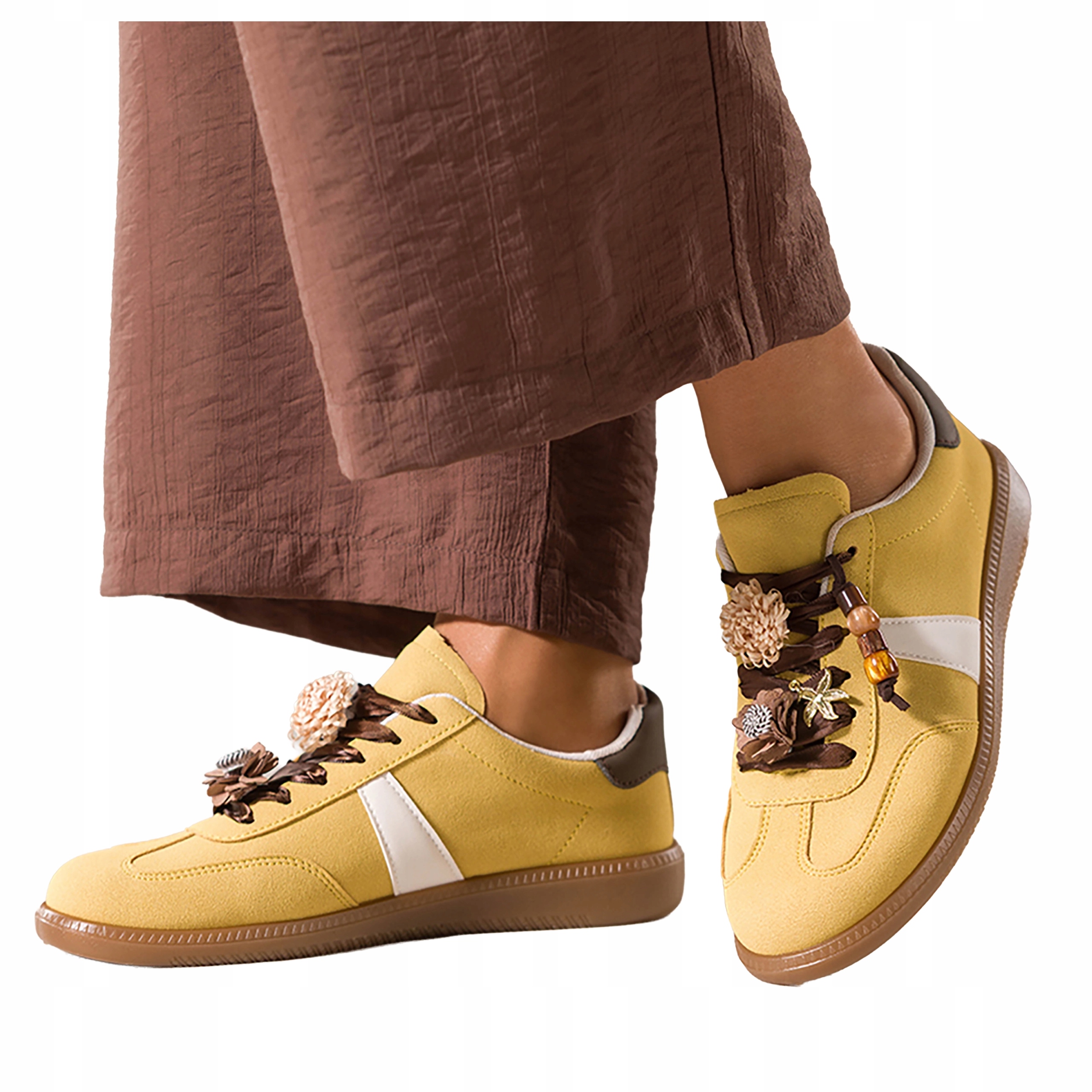 Žluté dámské ploché sportovní šněrovací tenisky s korálky, Modne, velikost 38