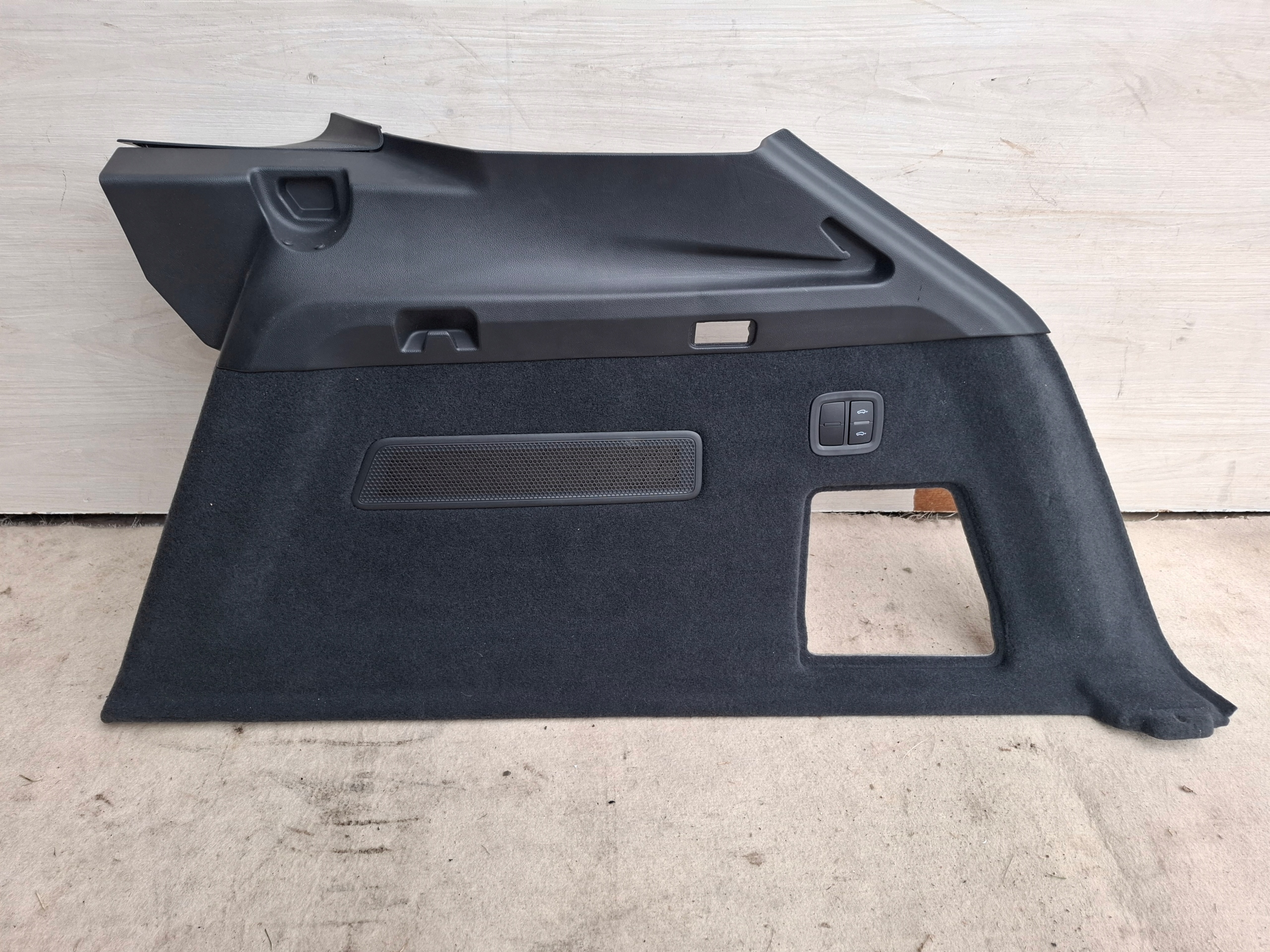 PORSCHE CAYENNE III 19r 9Y boot upholstery right 9Y0867038G