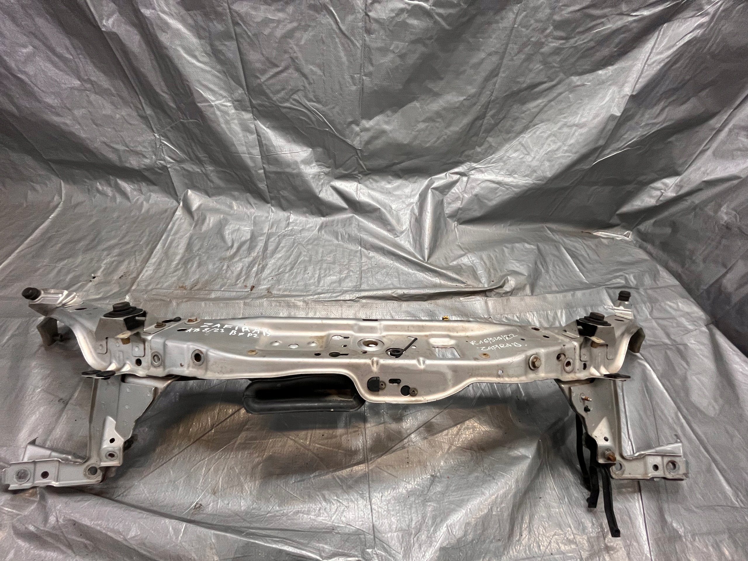 support panel for radiators Opel Zafira B