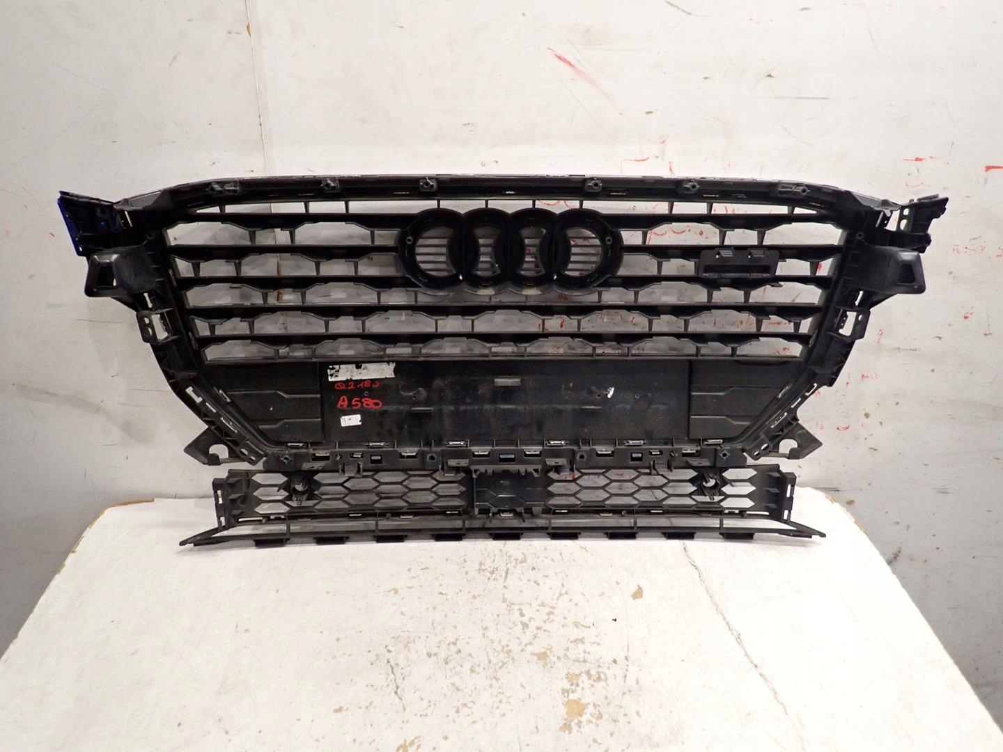 Grill AUDI Q2 2016- 81A853651