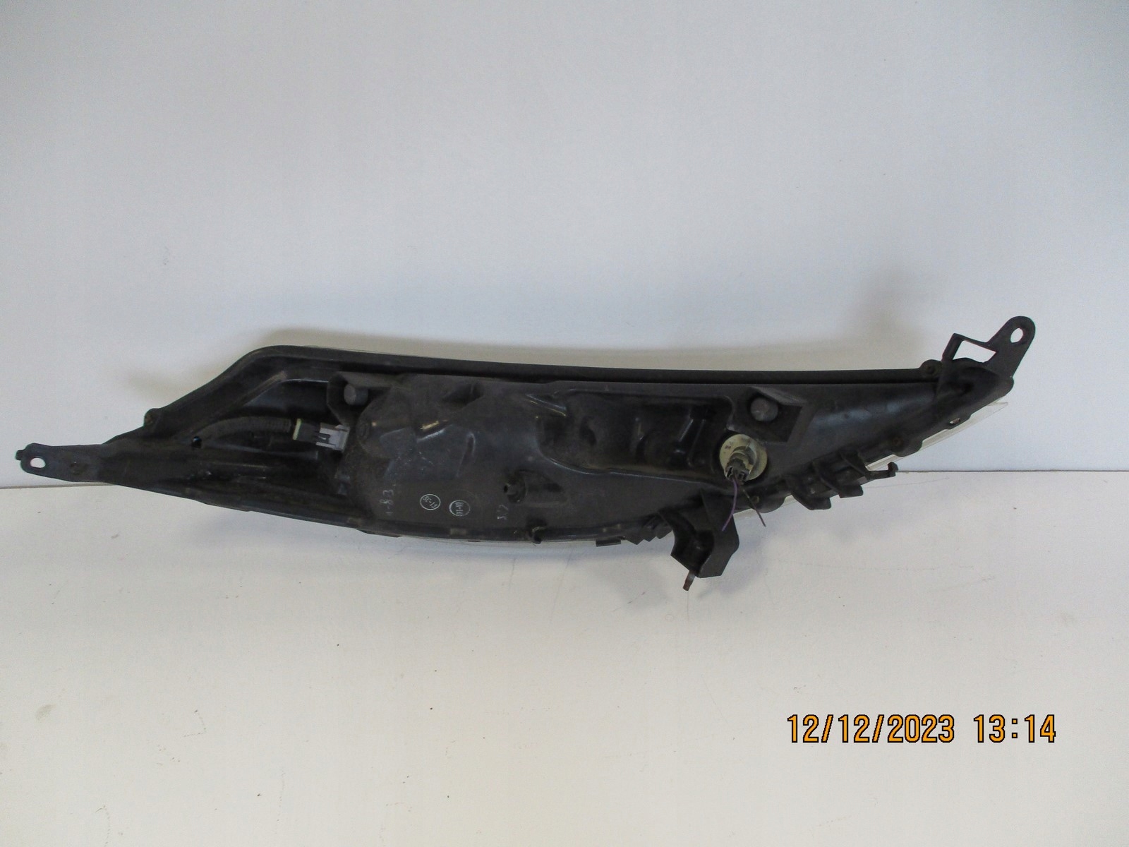 light NISSAN JUKE 14R front front left