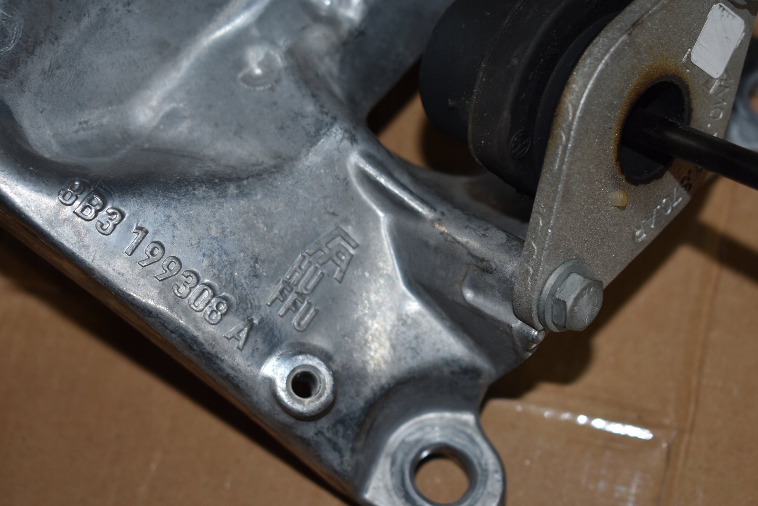 IDEALNA engine mount PORSCHE CAYENNE 9Y 25R. 1