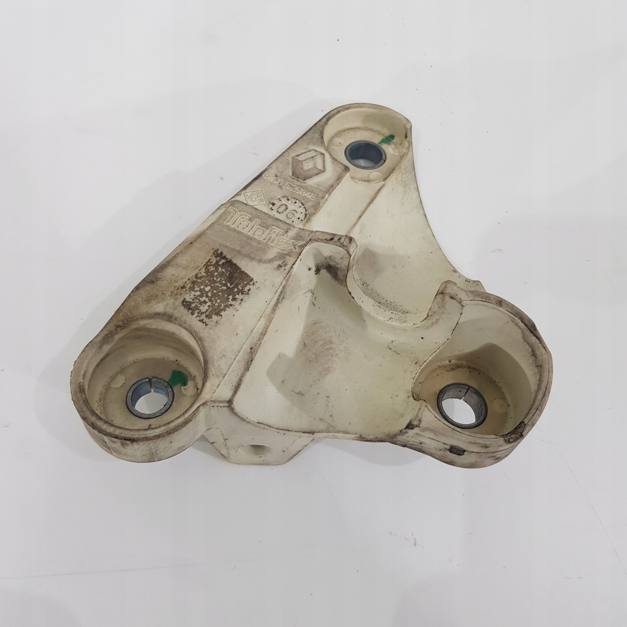 КРЕПЛЕНИЕ ТРОСОВ ПЕРЕДАЧ RENAULT 8200525846