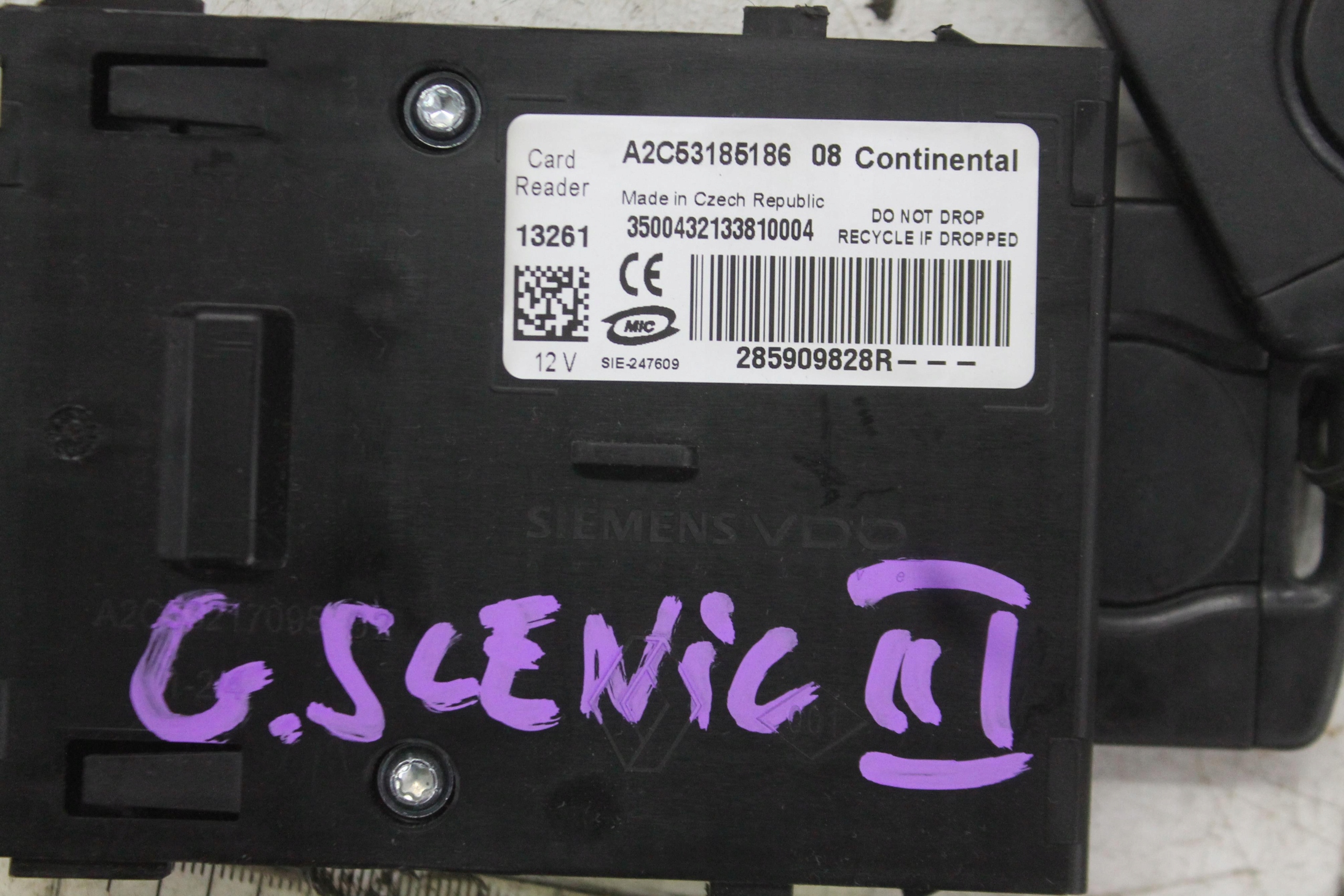 player KARTY 2X key 285909828R SCENIC III 09