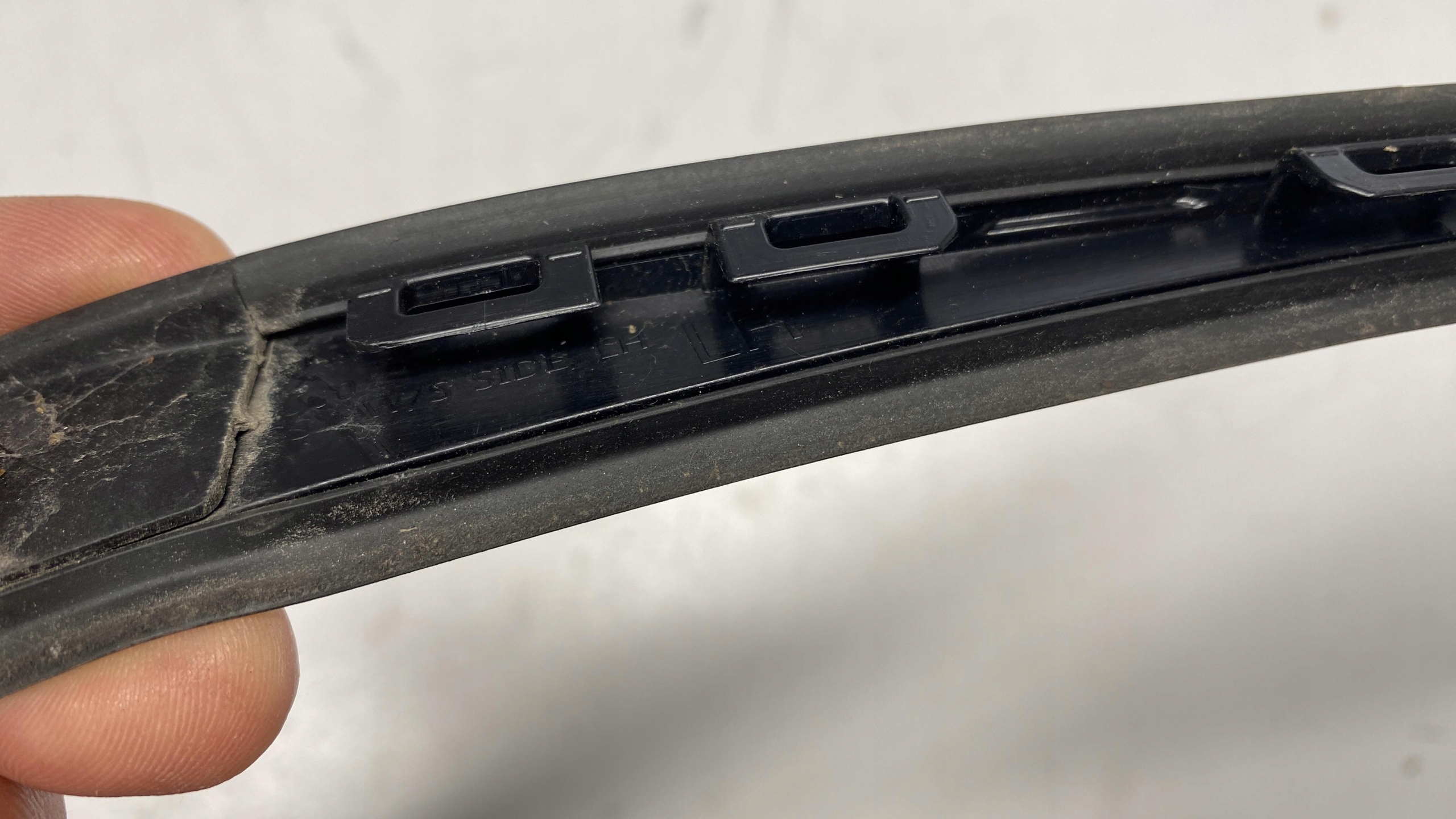 HYUNDAI I30 III HB moulding windows CZOLOWEJ left left front 17-24