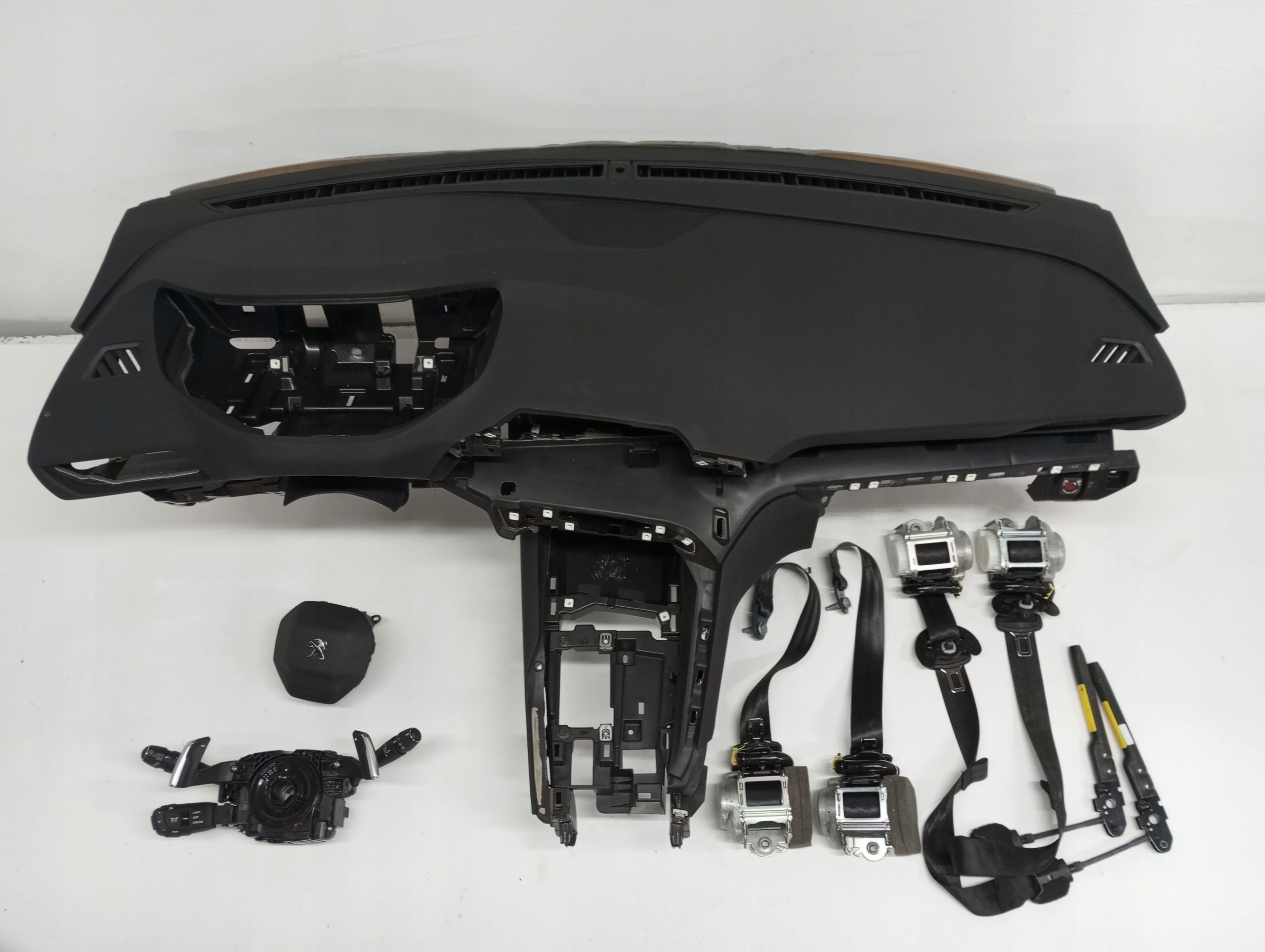 dashboard PEUGEOT 5008 II