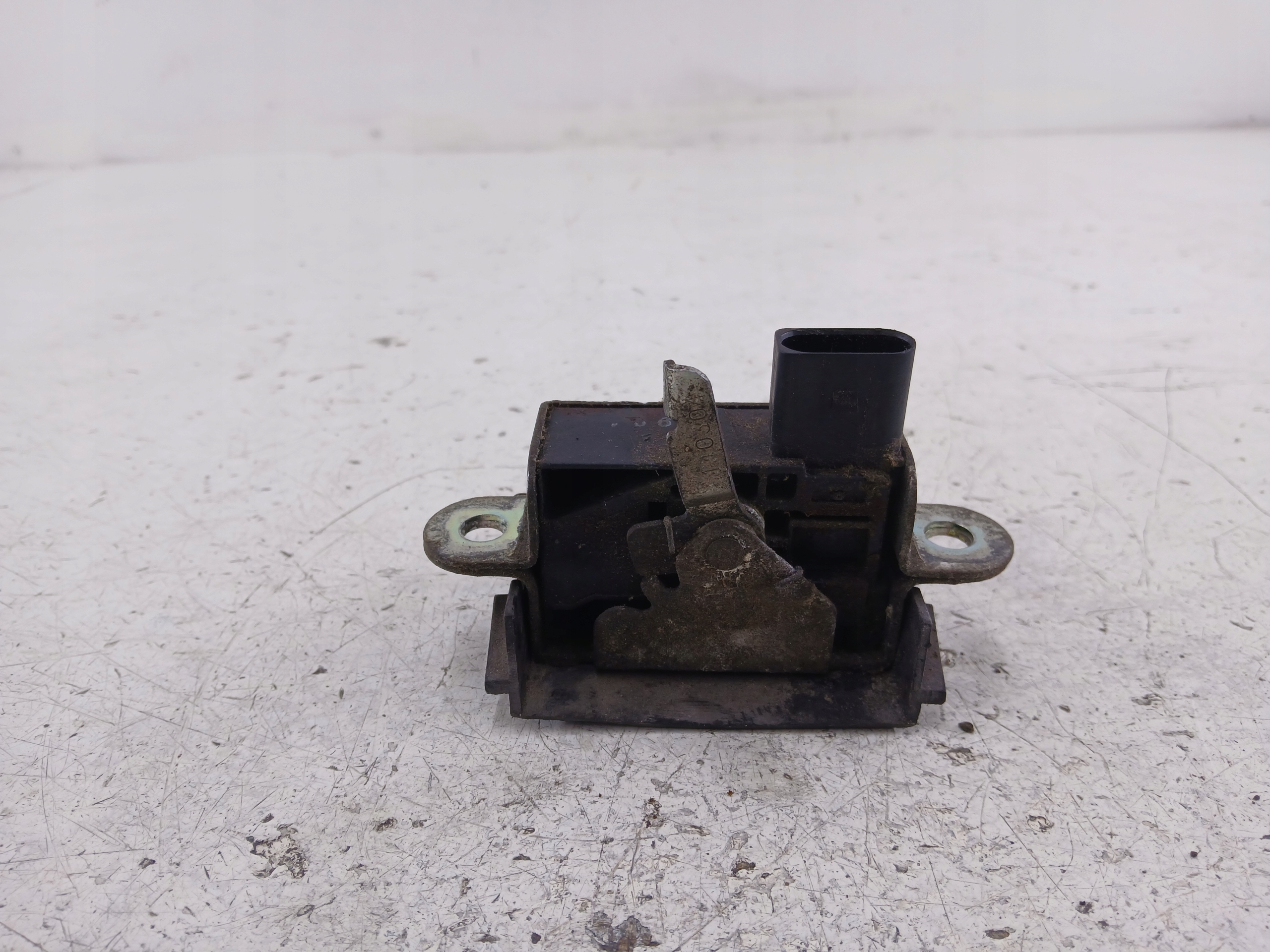 SEAT ALTEA and lock bonnet boot 5P8827505A