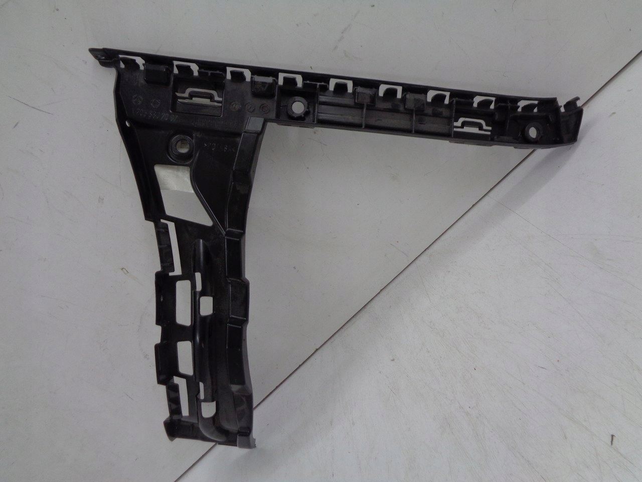 MERCEDES W205 ŚLIZG MOCOWANIE ZDERZAKA LEWY TYŁ