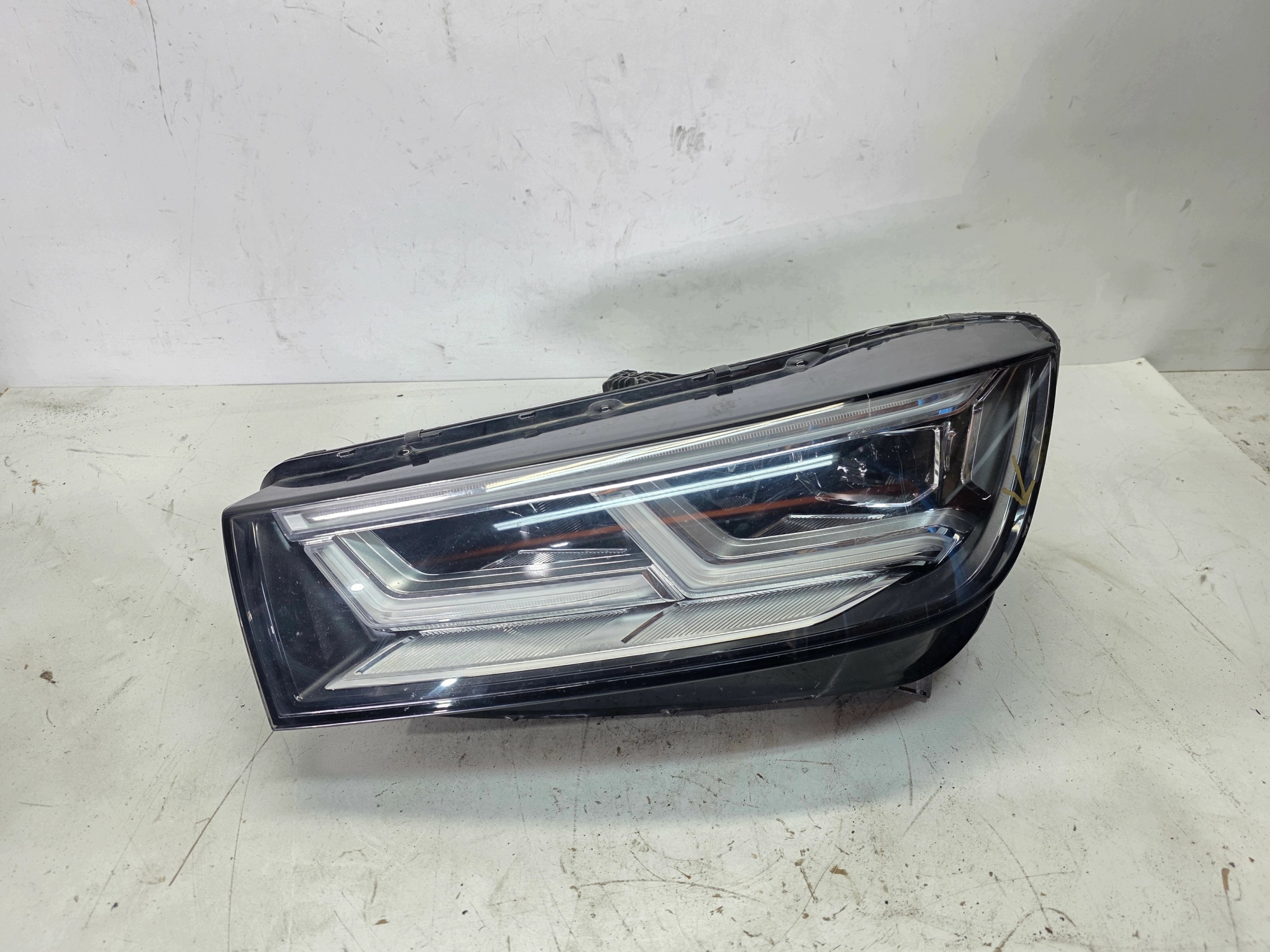 REFLEKTOR light left front AUDI Q5 FY 80A941033A FULL LED UK