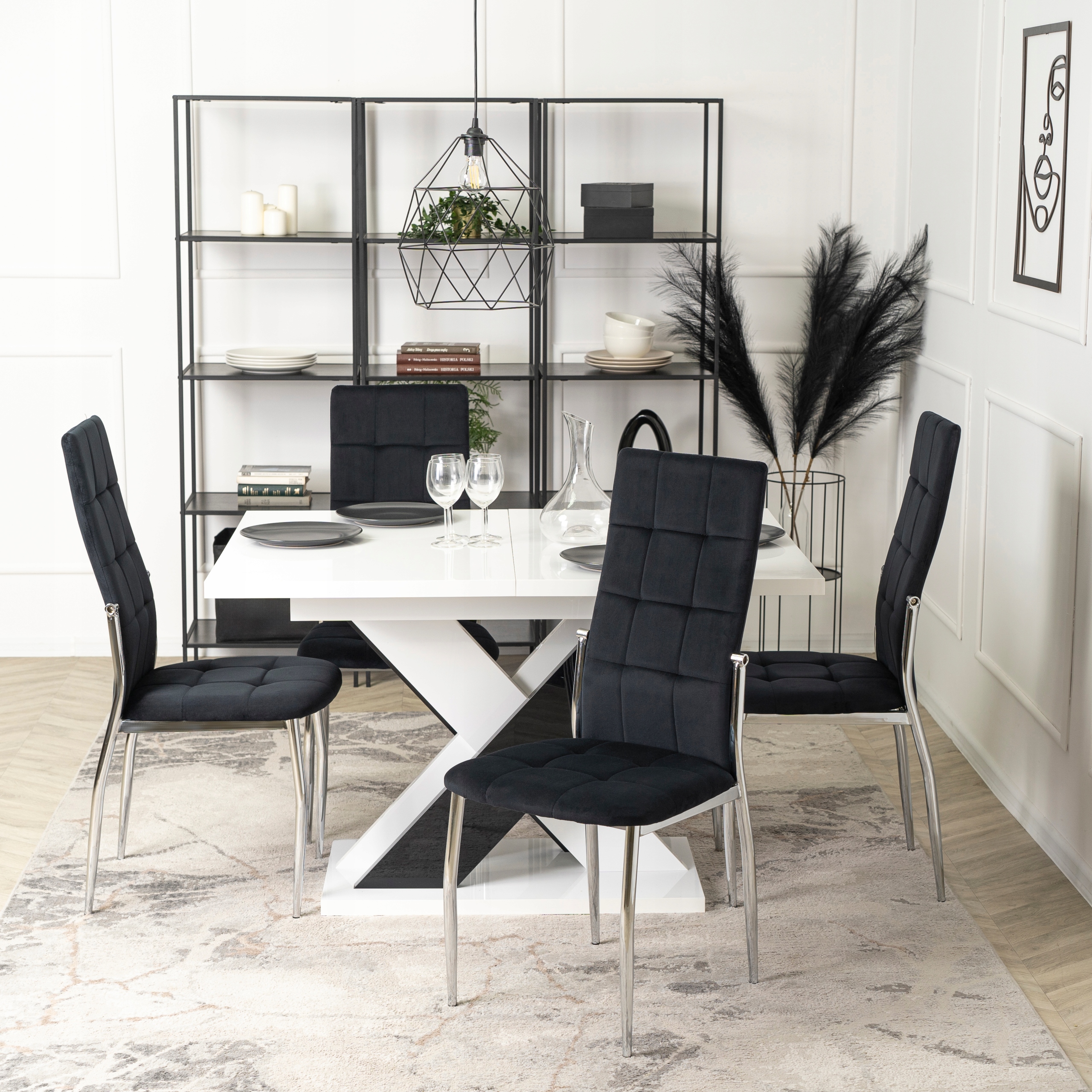 Krzesło MOLLY czarne