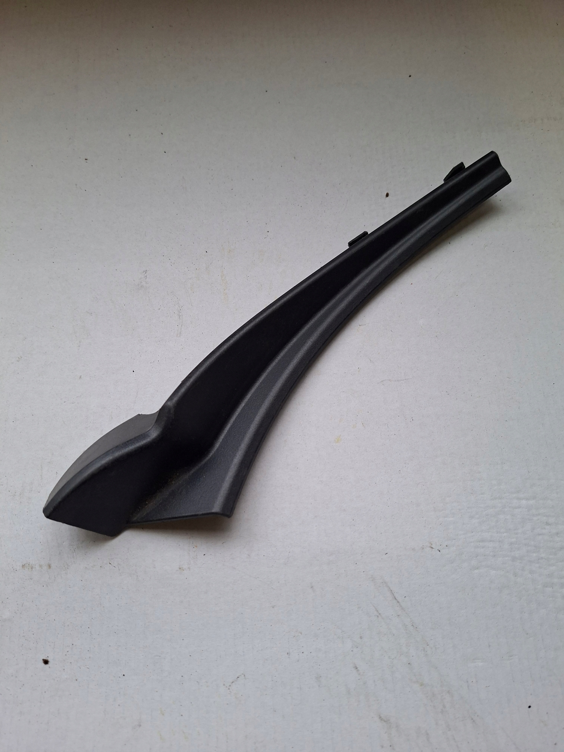 cover under the window left front SUZUKI CELERIO