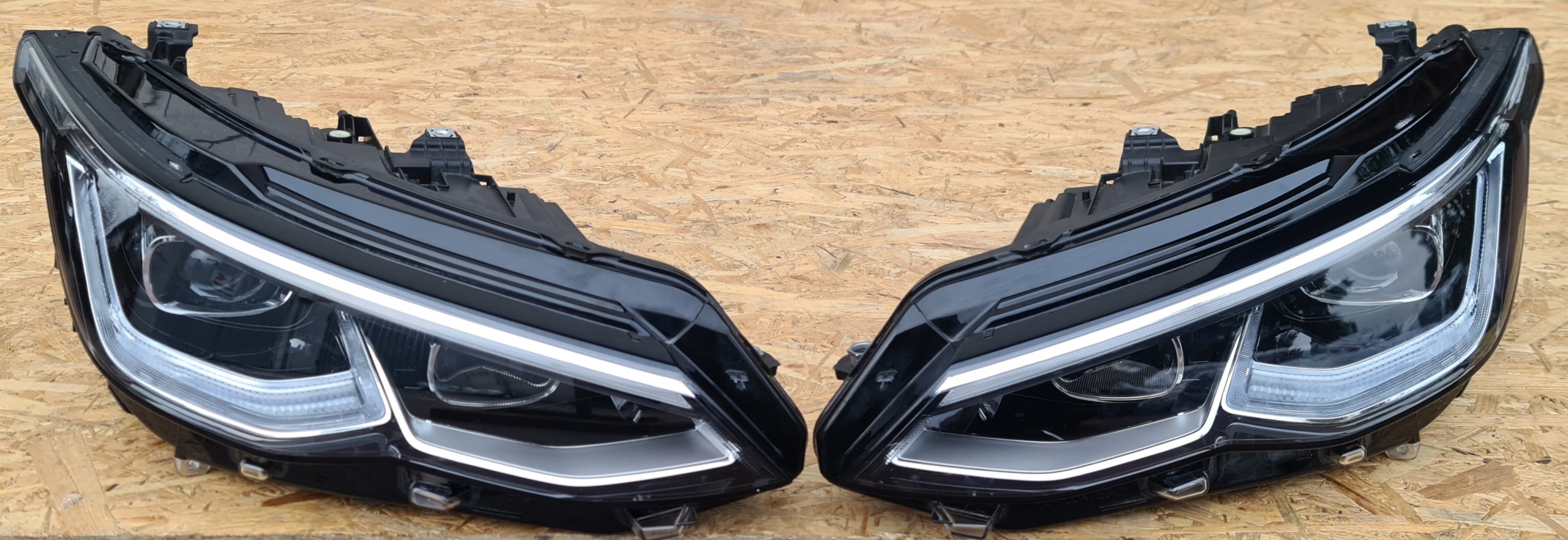 VW GOLF VIII LAMPA PRAWA LEWA PRZÓD FULL LED 5H1