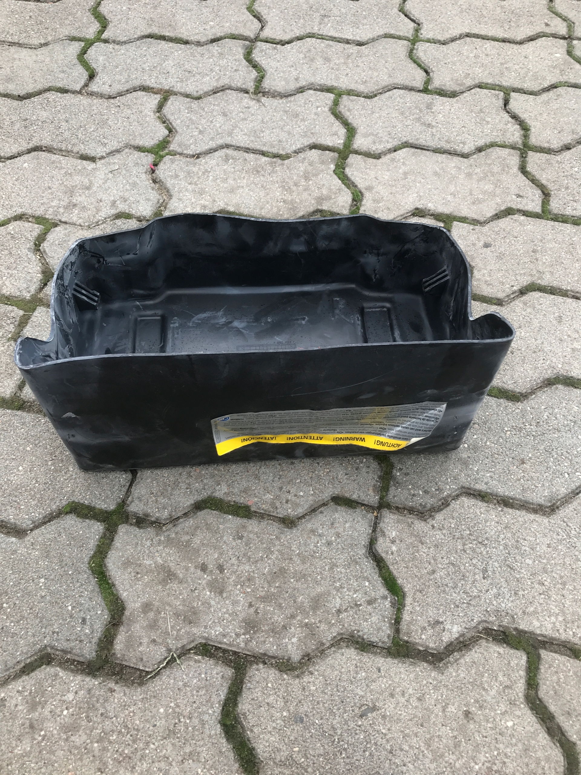 obal kryt akumulátoru VW T5 LIFT 7E0915430B