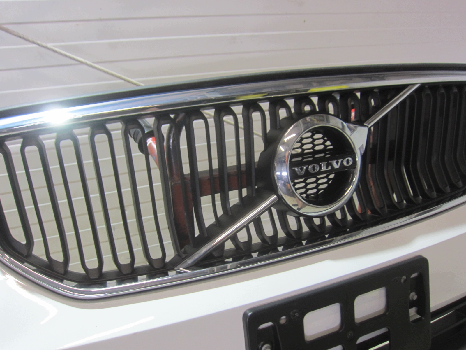 VOLVO XC40 XC 40 bumper 6PDC front front complete colour BIALY 614 #614