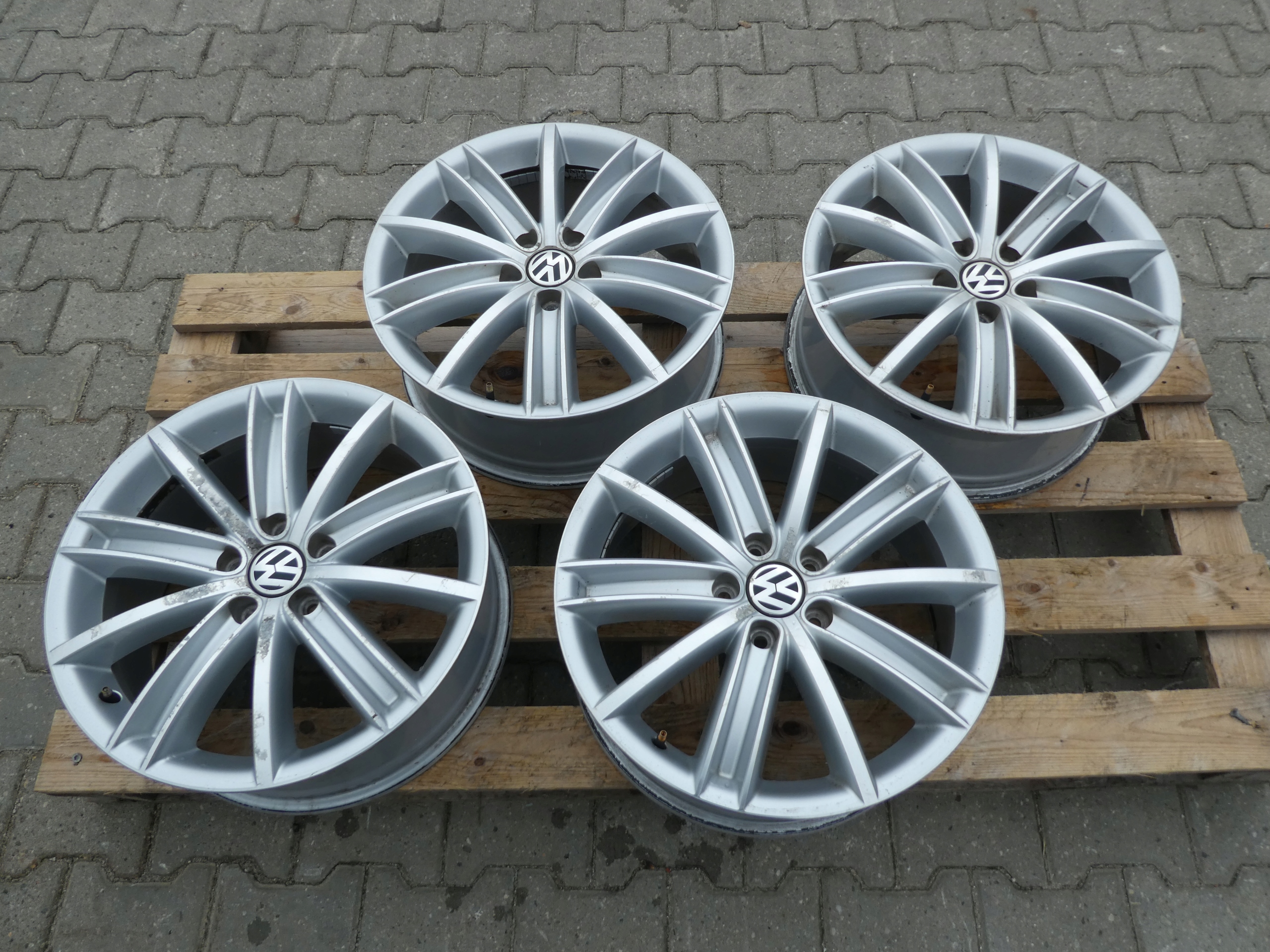 4X discs aluminium disc 5N0601025D VW 5X112