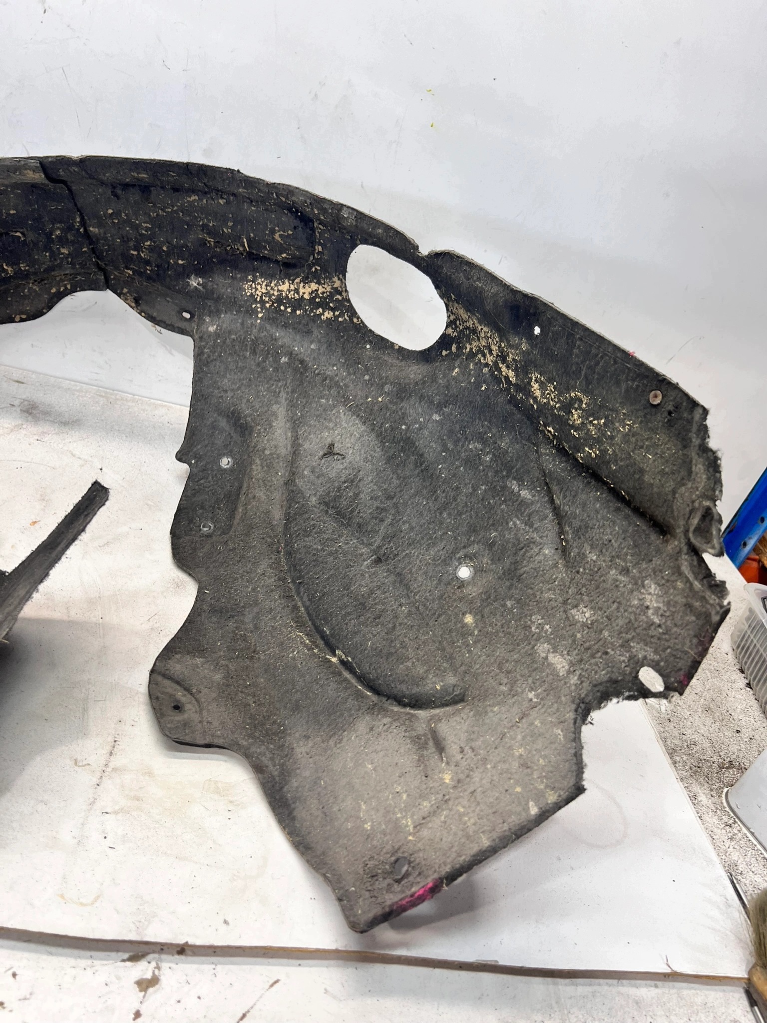 mudguard right front AUDI A6 C6 LIFT MATERIALOWE 1/26