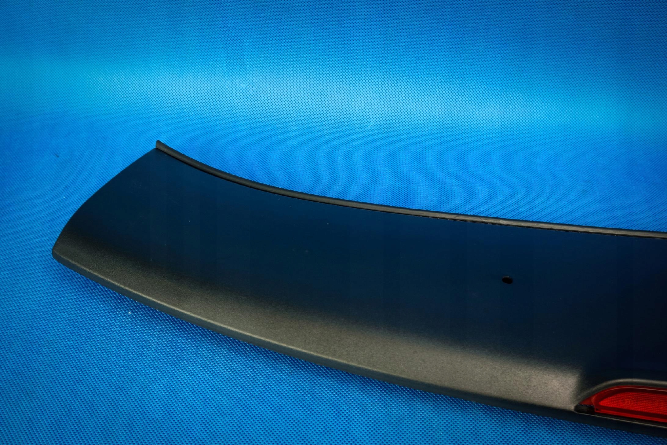 Blende Abdeckung spojlera Leuchte STOP VW ID.4 11A827555C