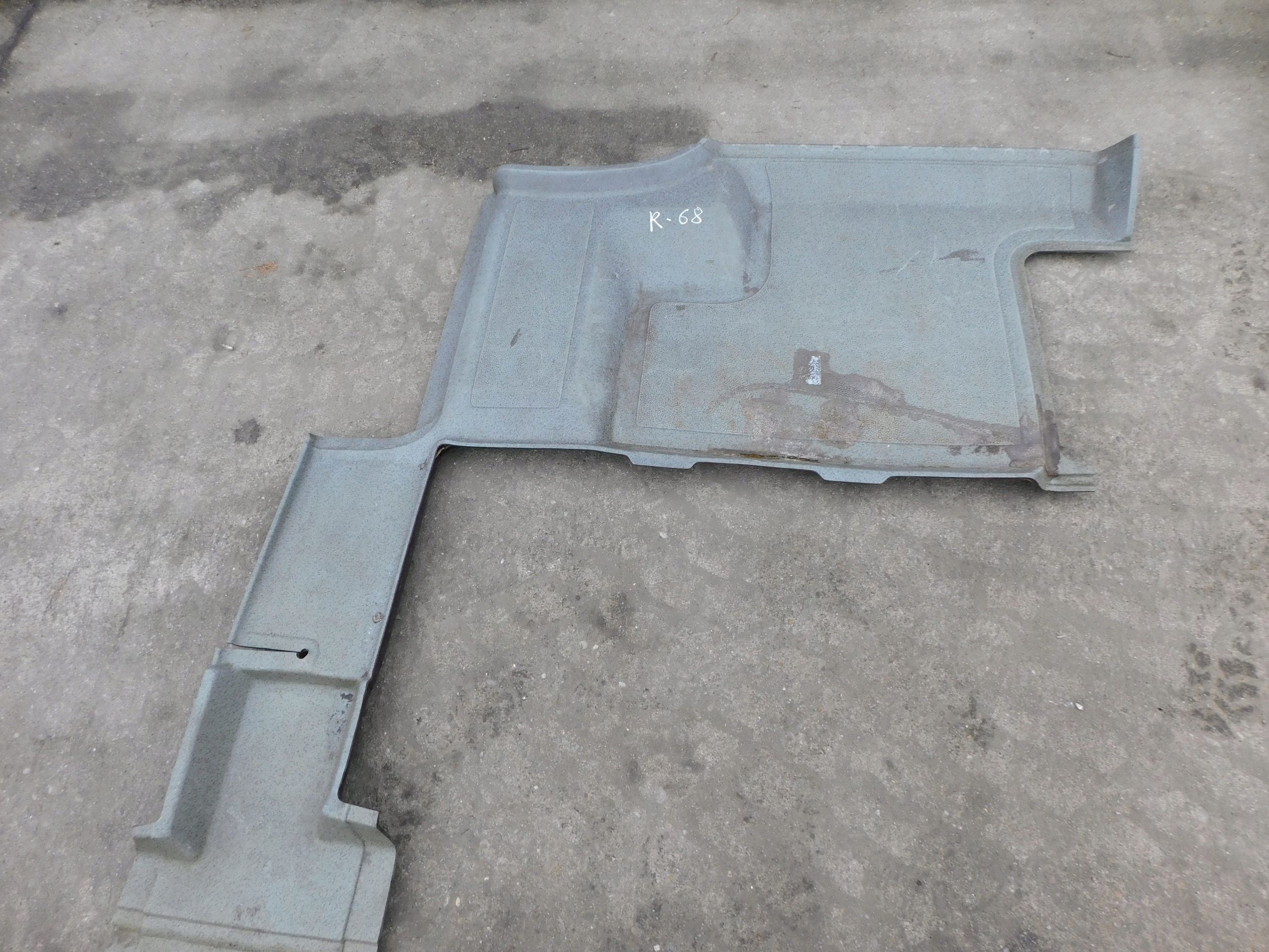 Sprinter 906 VW Crafter AUTOTEPPICHE guma des Bodens rechts podwojny Sitz OEM