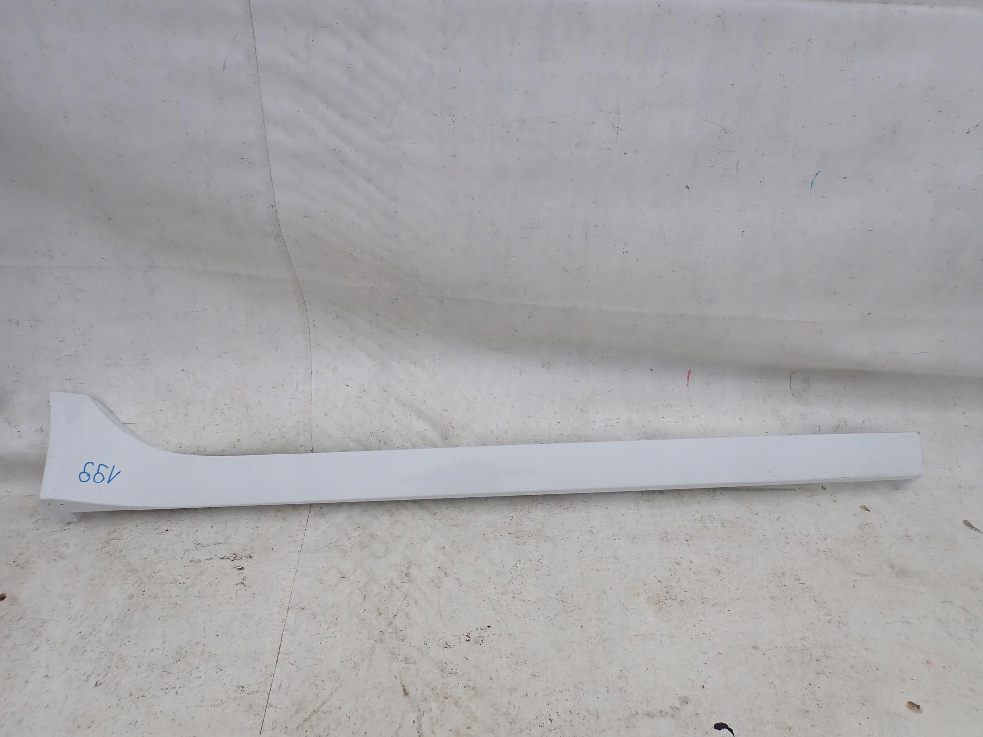JAGUAR XE 15-> threshold right moulding threshold right