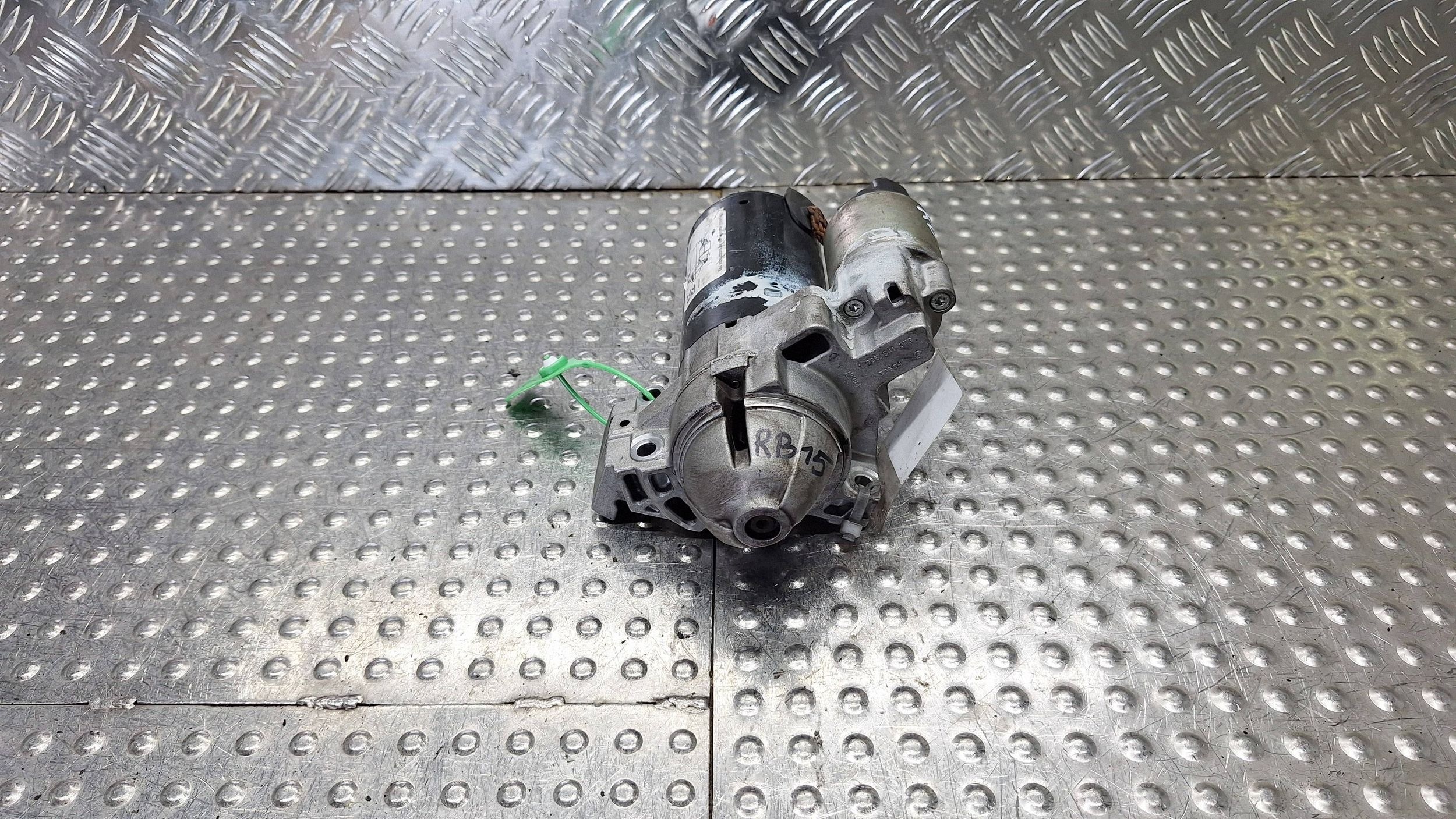 startér 8570383 BMW E90 E91 E92 E87 E81 E82 E60 E61 N47 N57 2.0D 3.0D