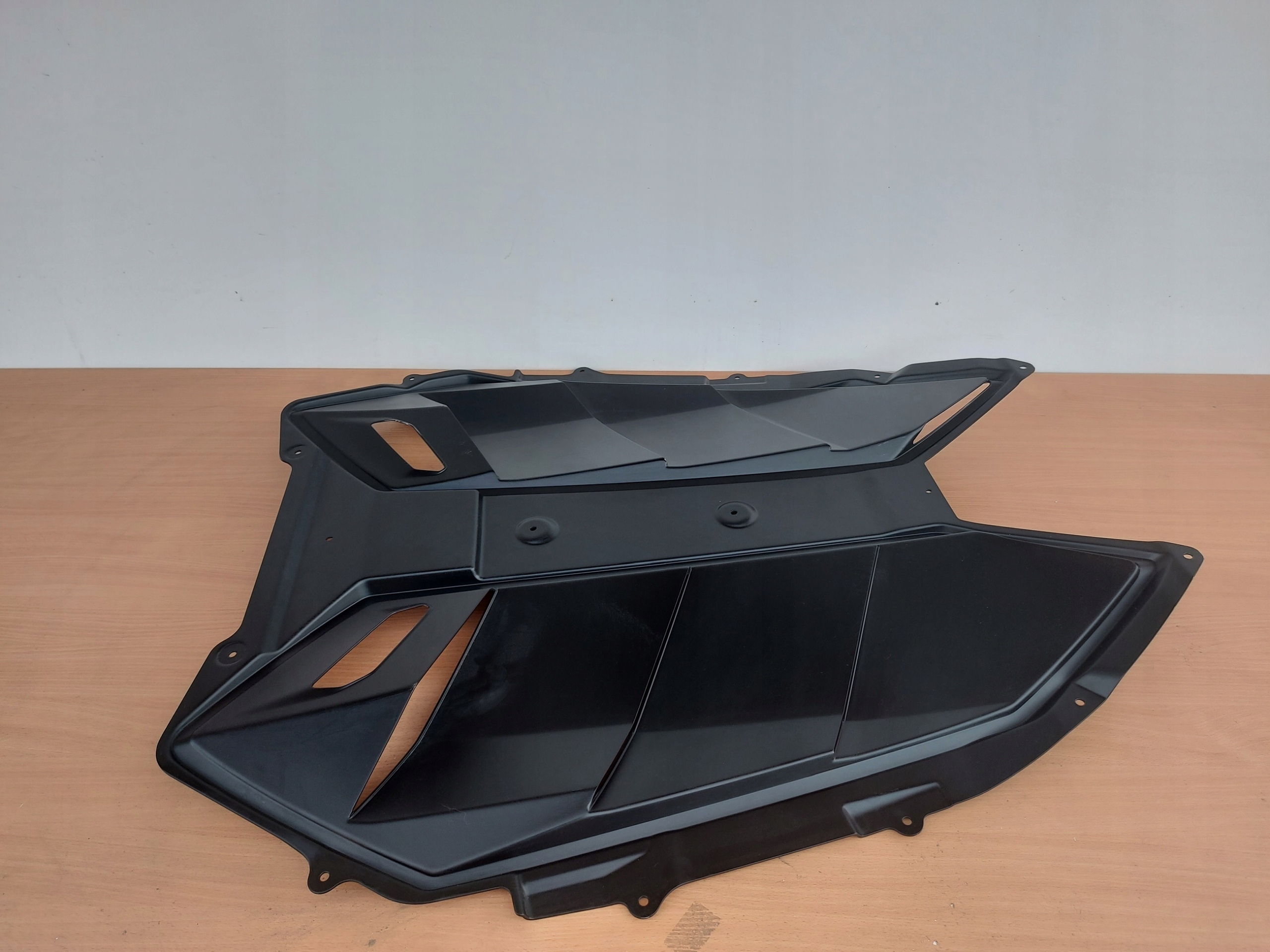 LAMBORGHINI AVENTADOR LP700 upper motor cover