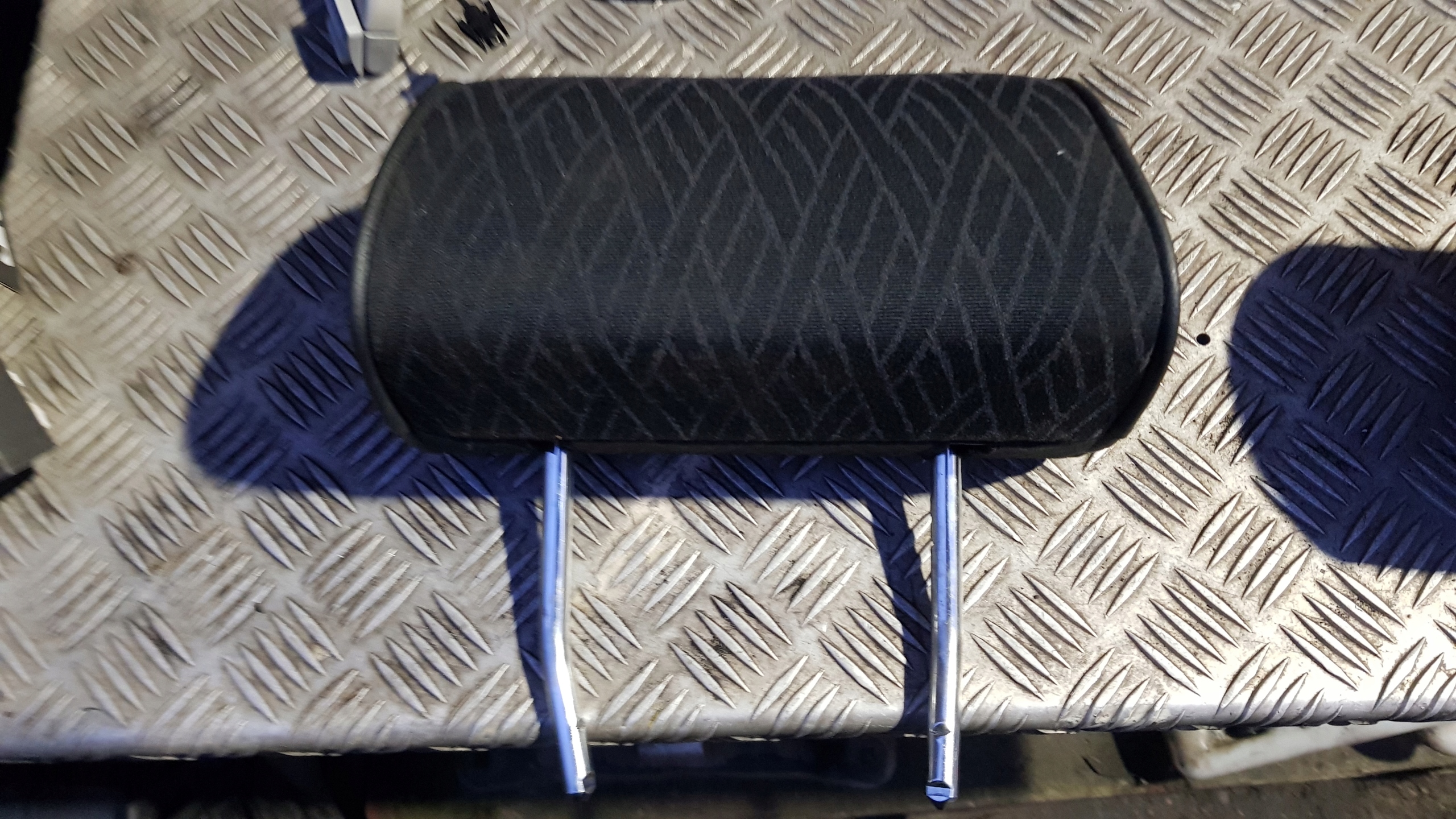 BMW E39 Sedan kopfstuetzen heck